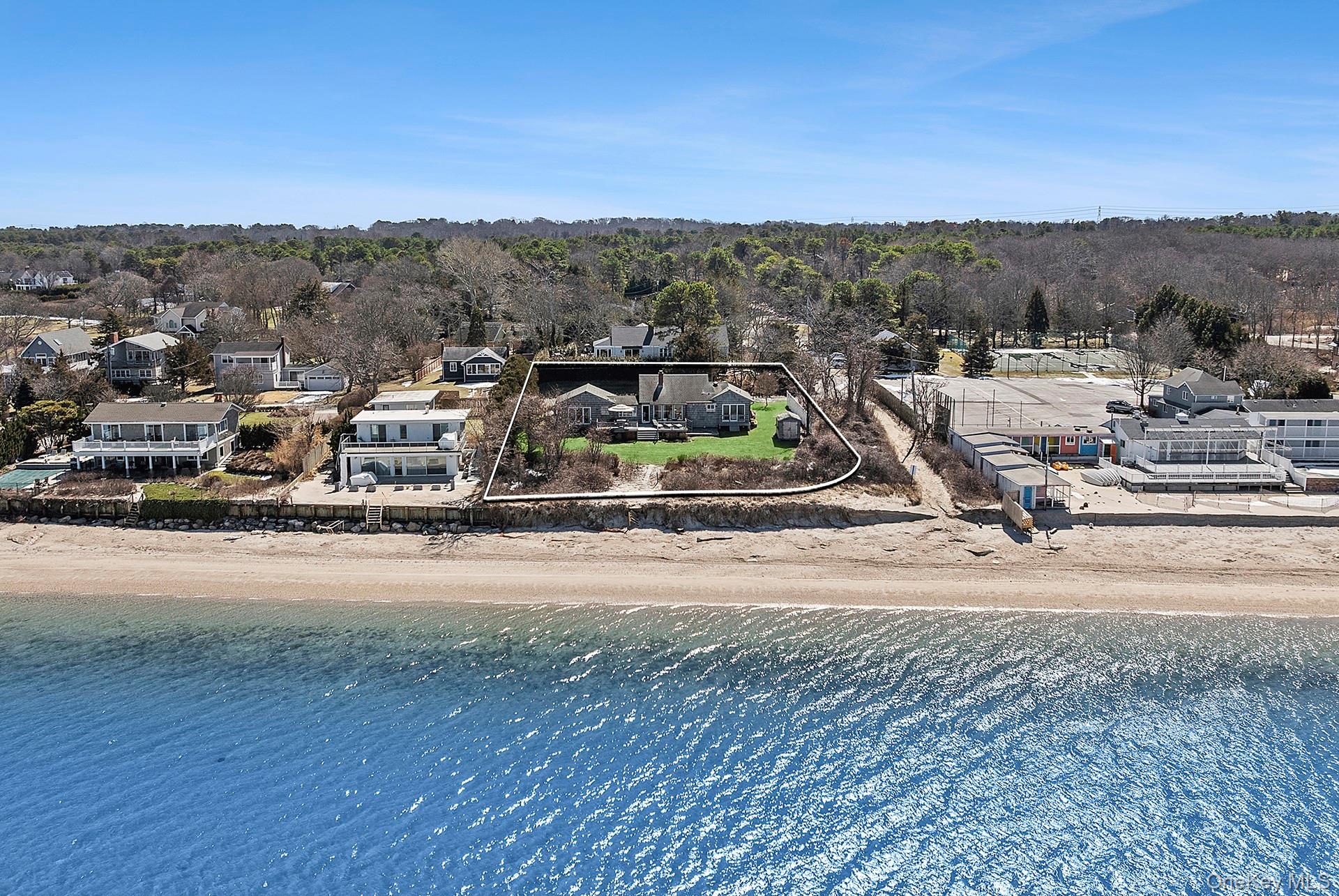 22 Peconic Crescent