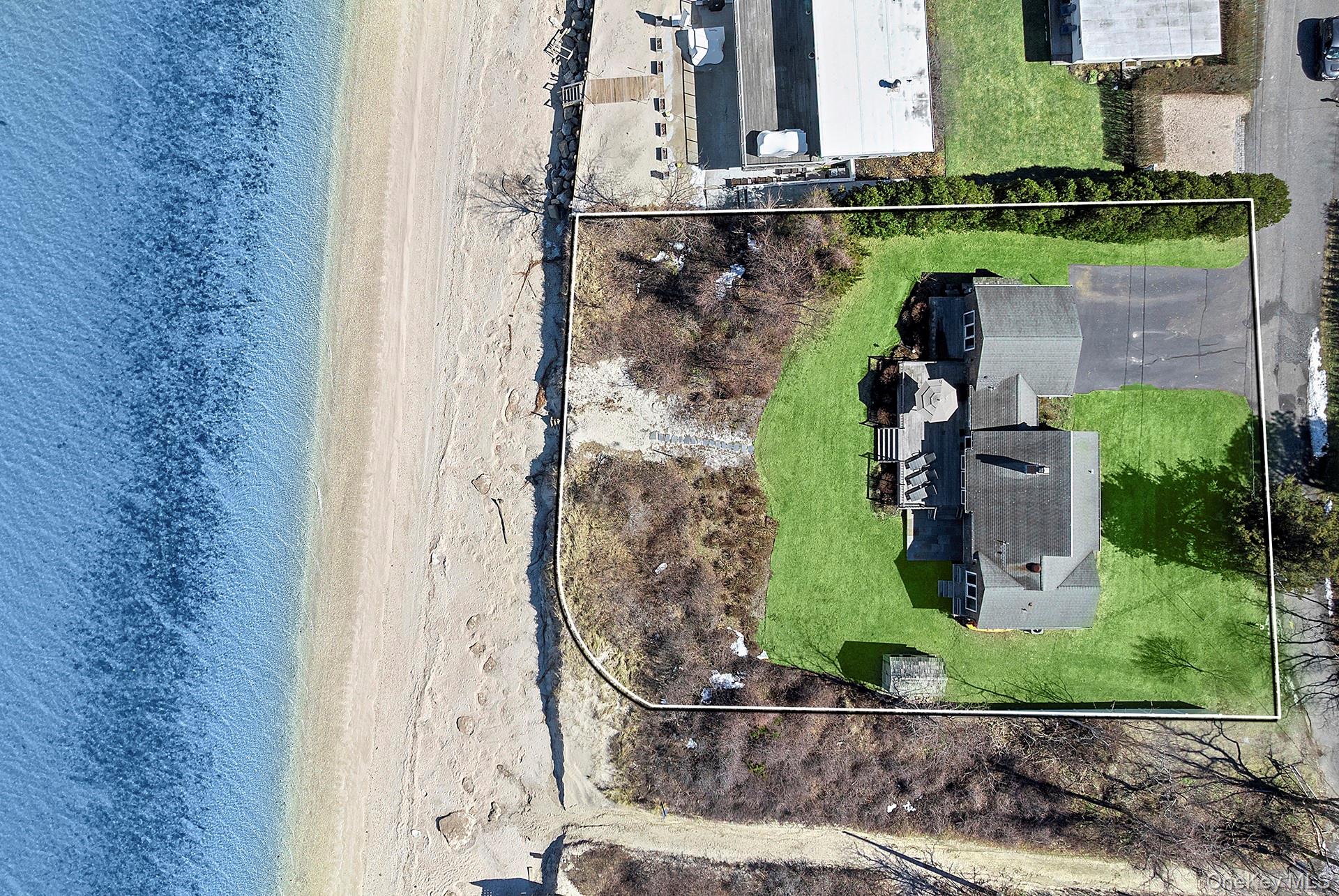22 Peconic Crescent
