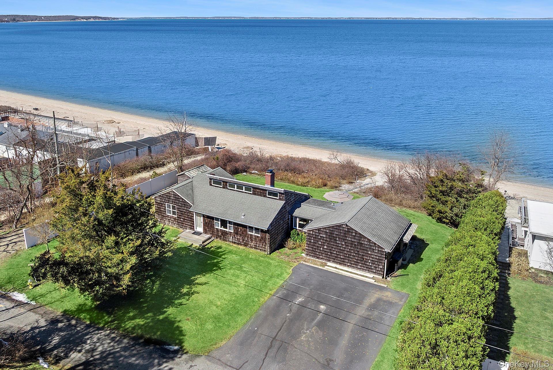 22 Peconic Crescent