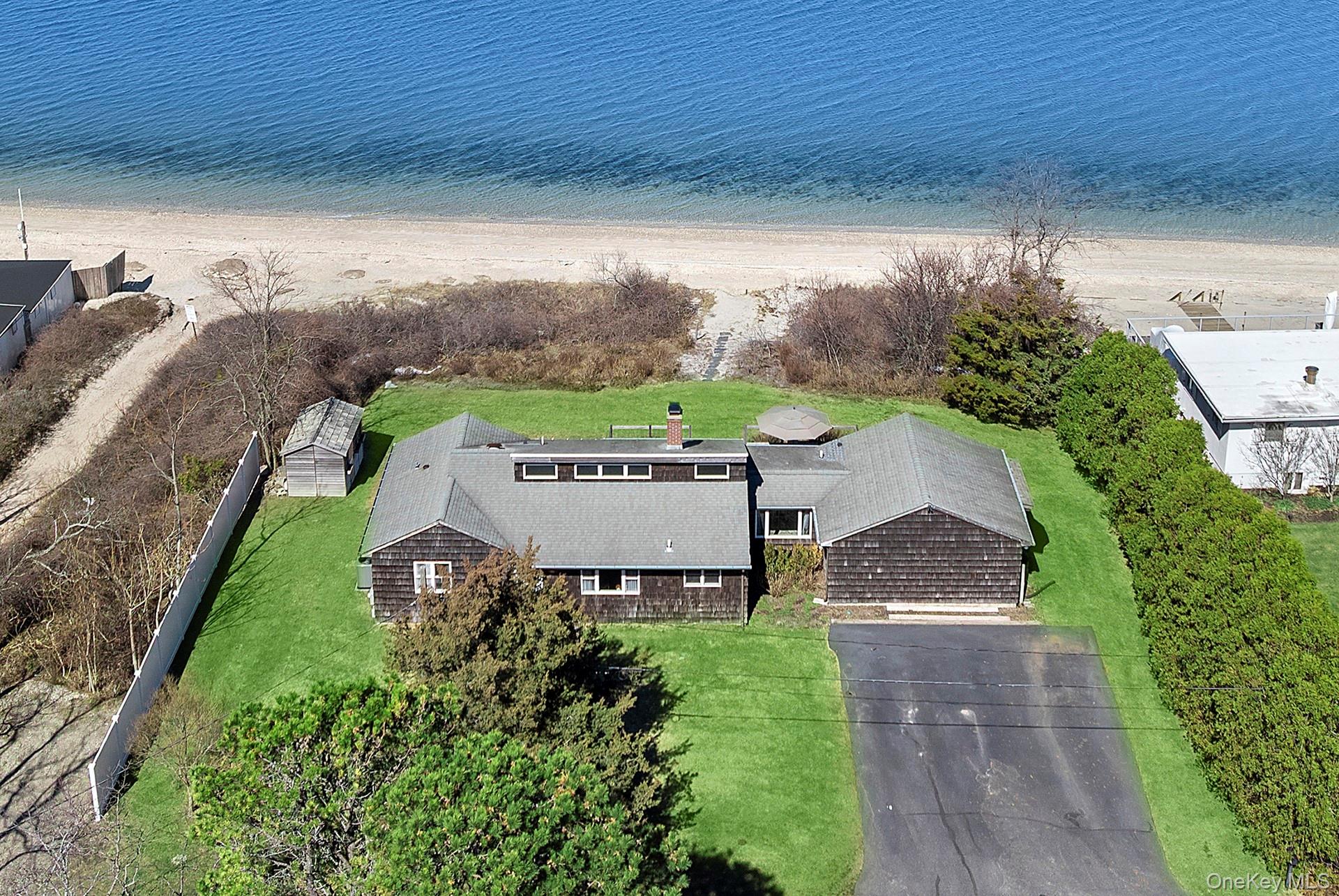 22 Peconic Crescent