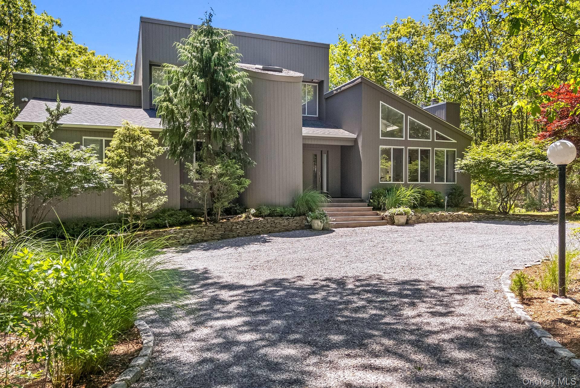 76 Island View Drive W