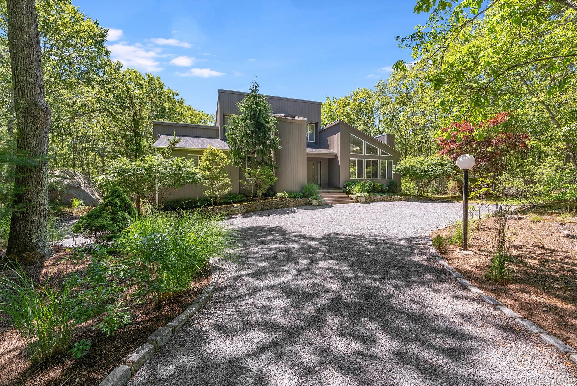 76 Island View Drive W