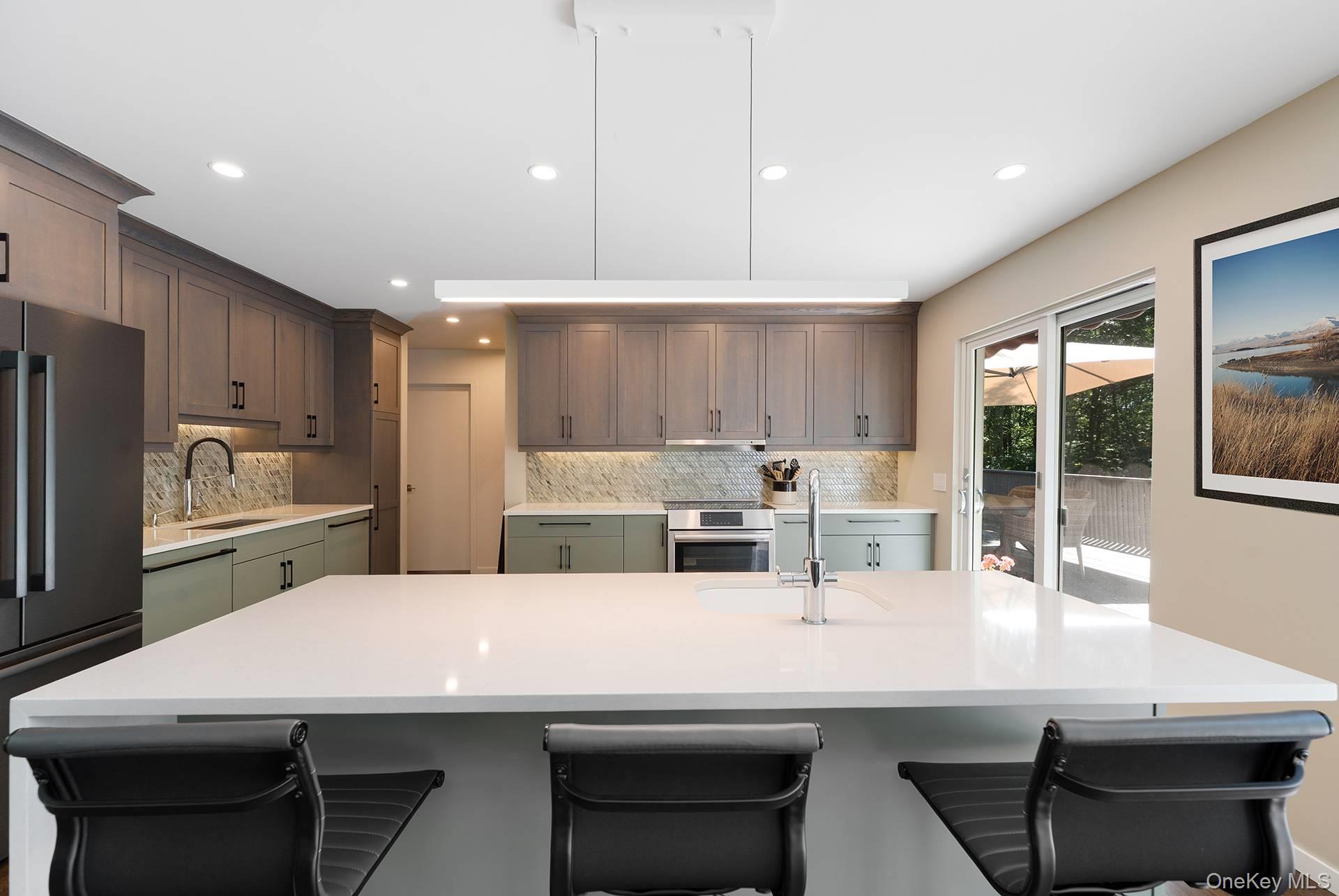 76 Island View Drive W