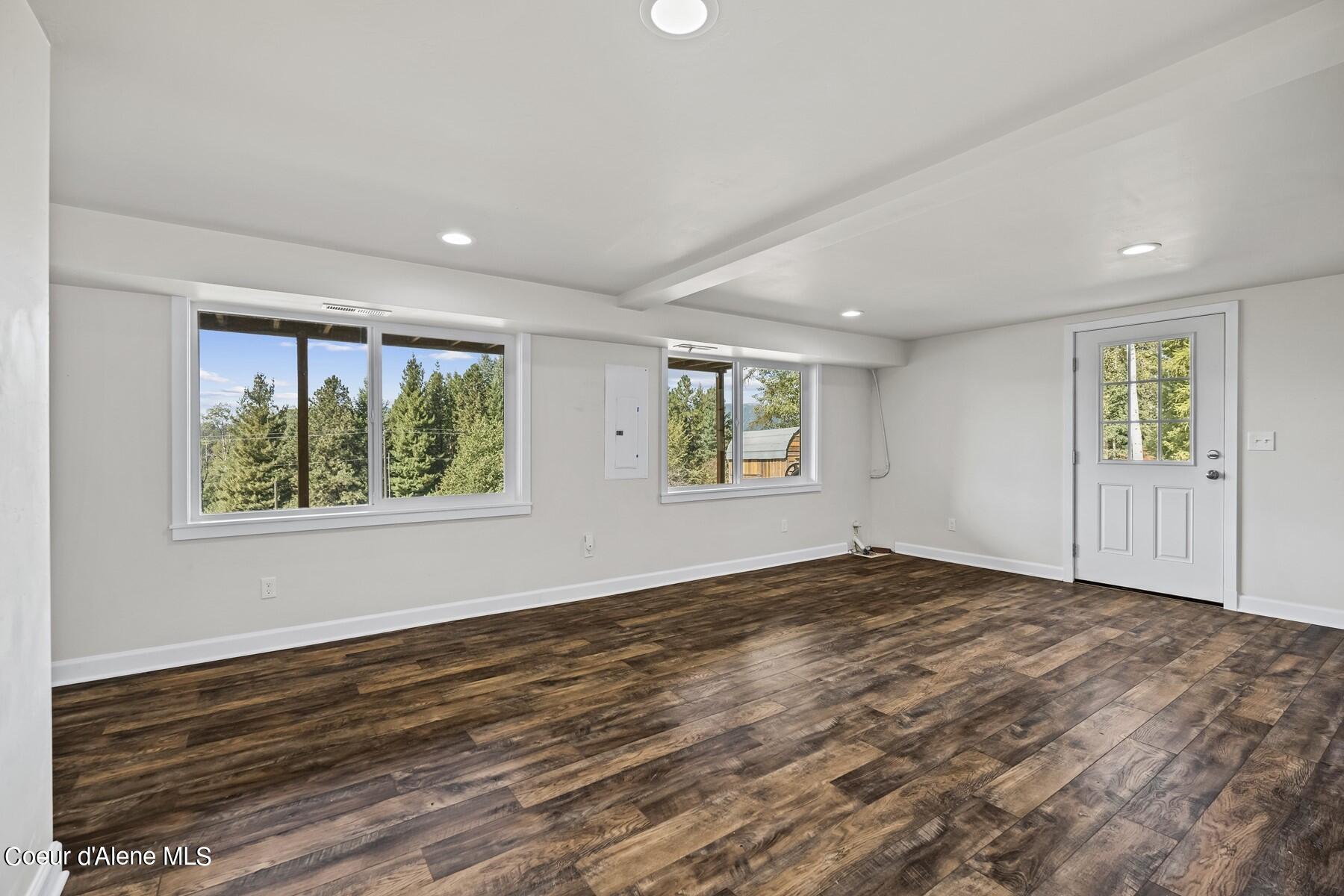 45 Floral Way