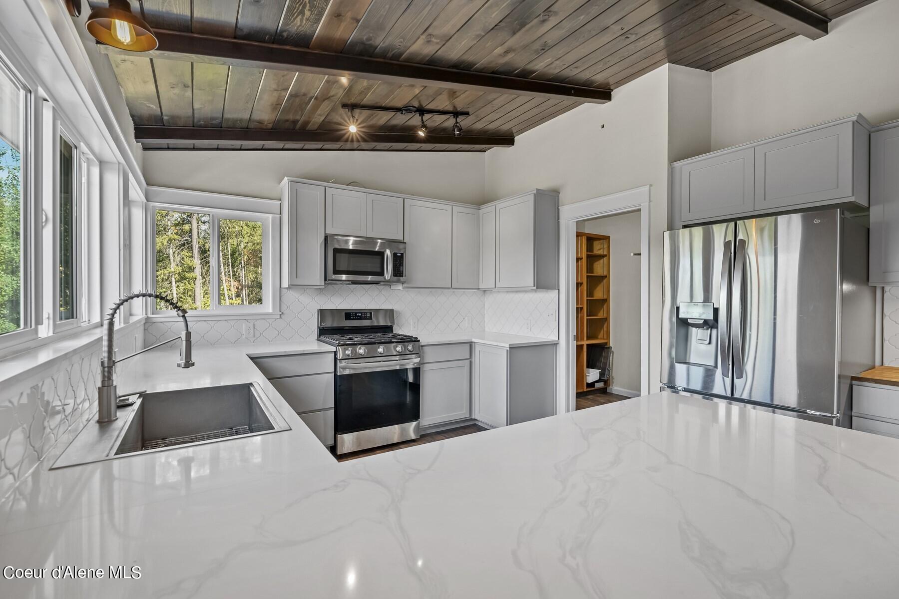 45 Floral Way