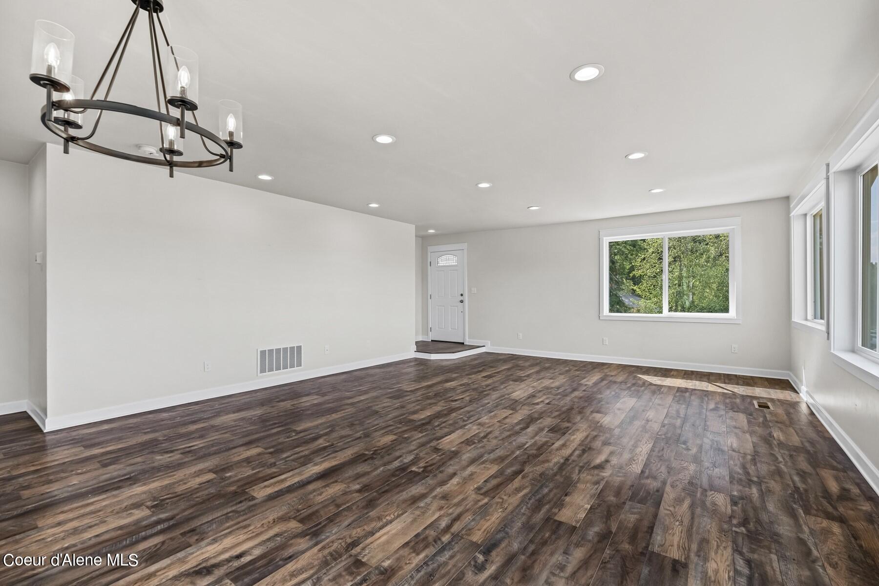 45 Floral Way