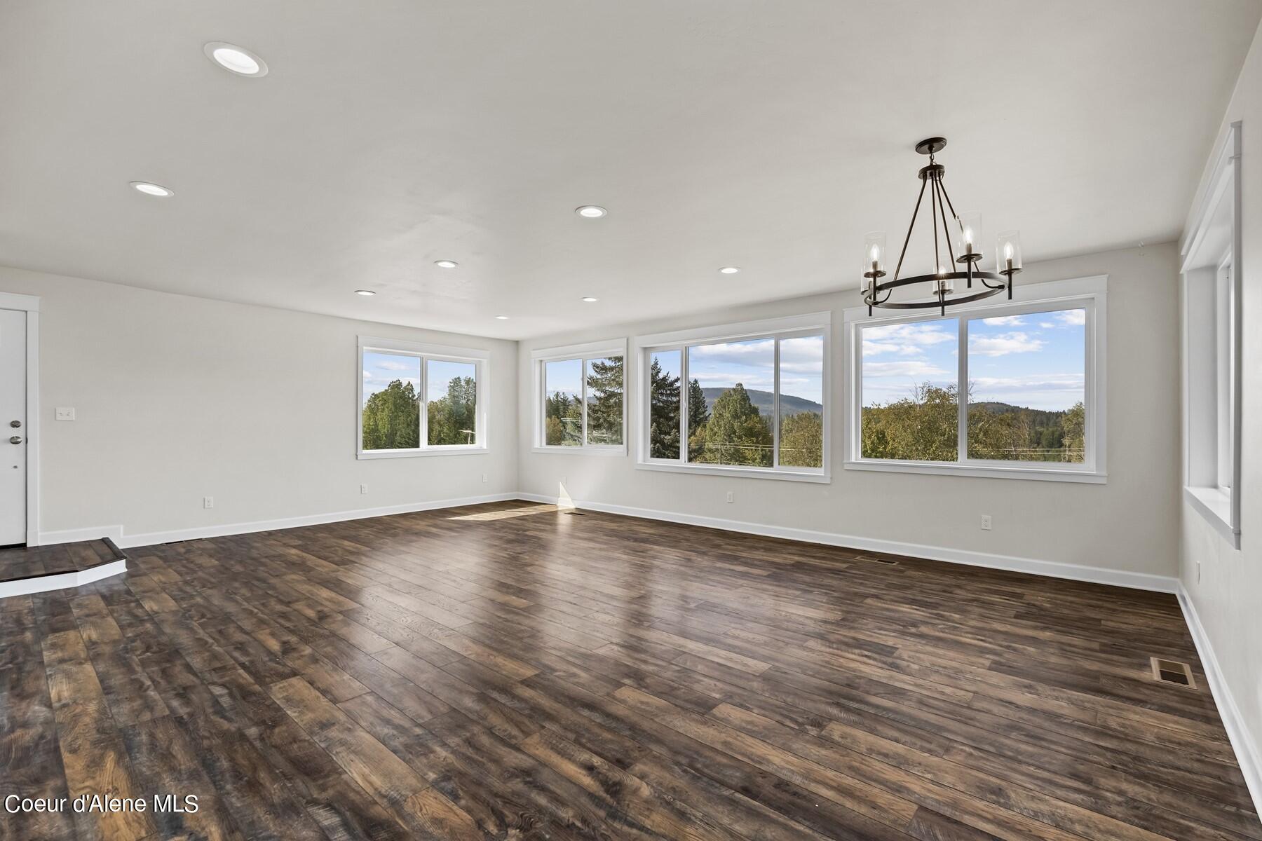 45 Floral Way