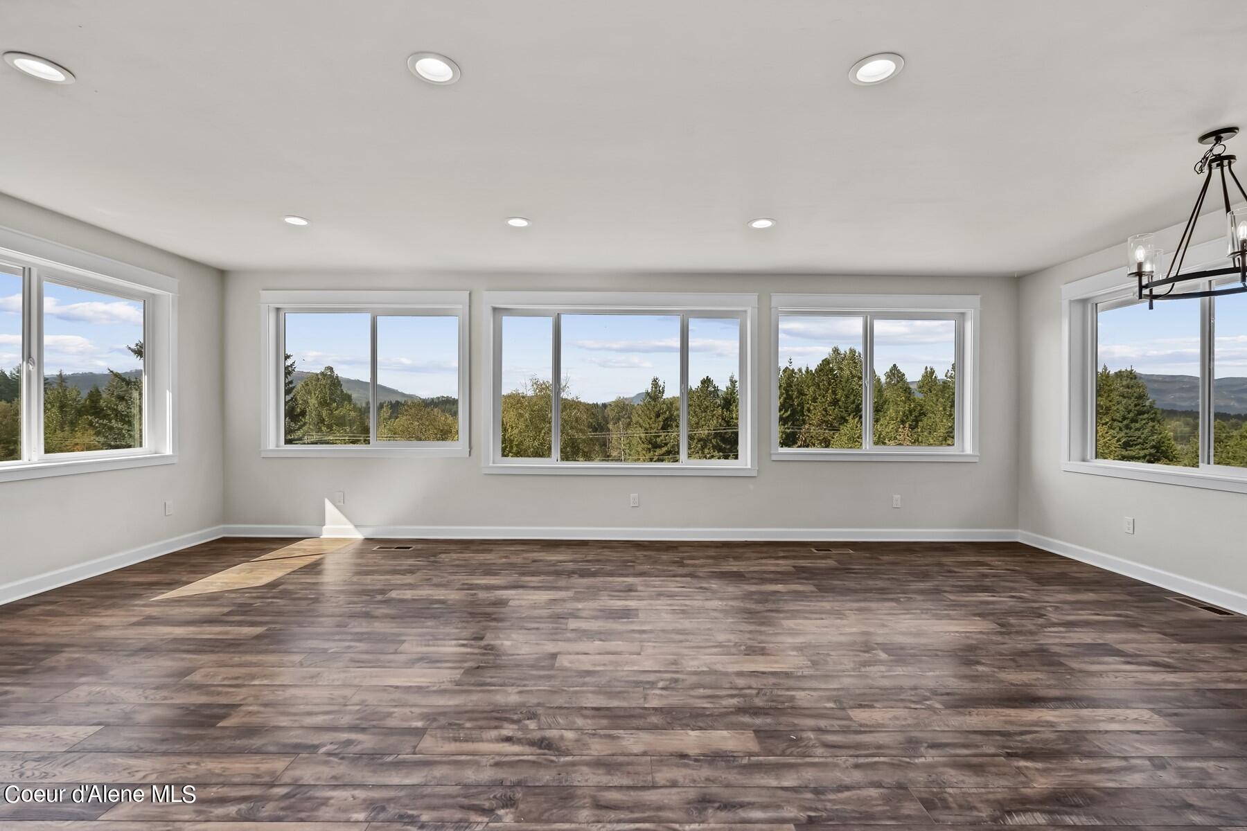 45 Floral Way