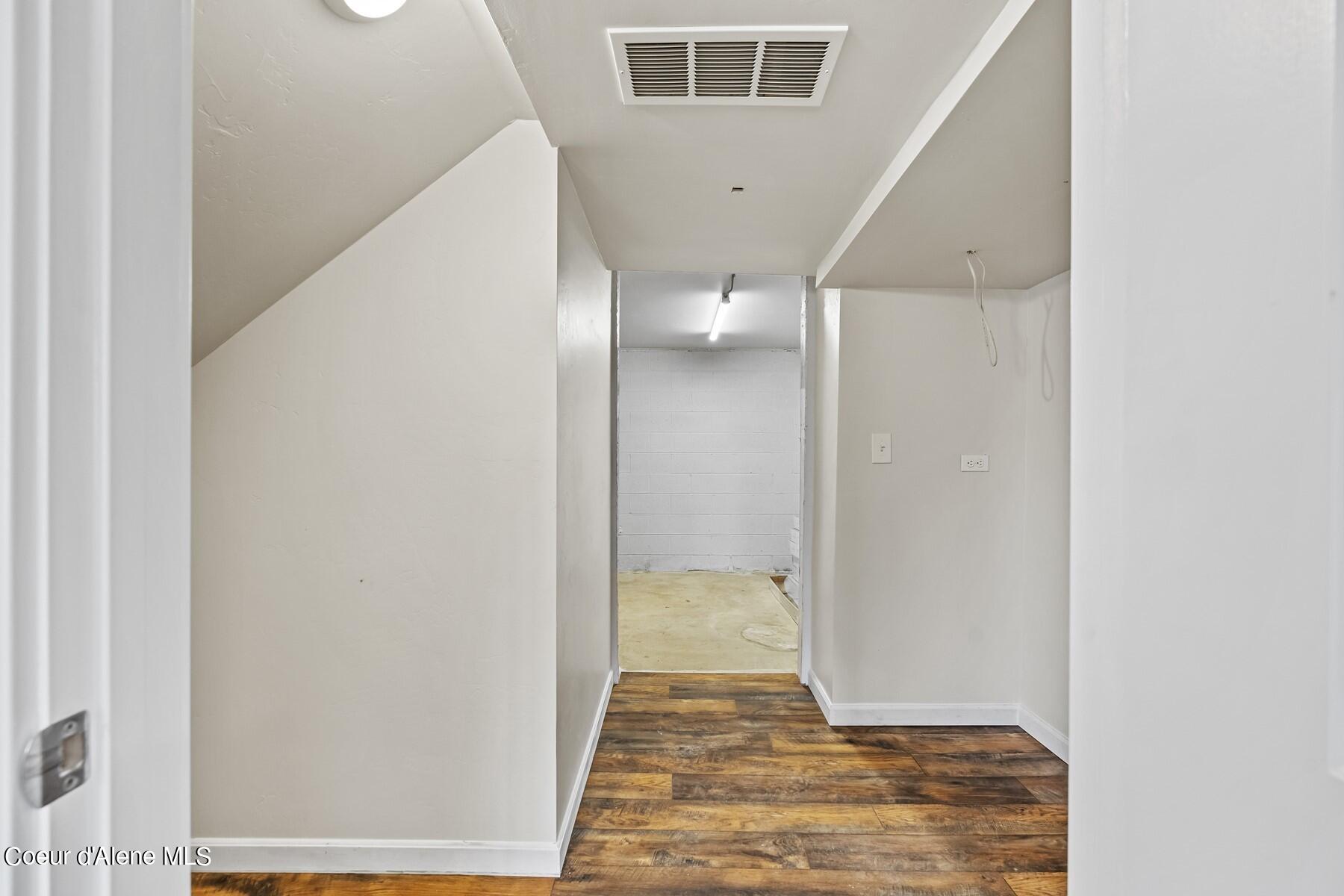 45 Floral Way