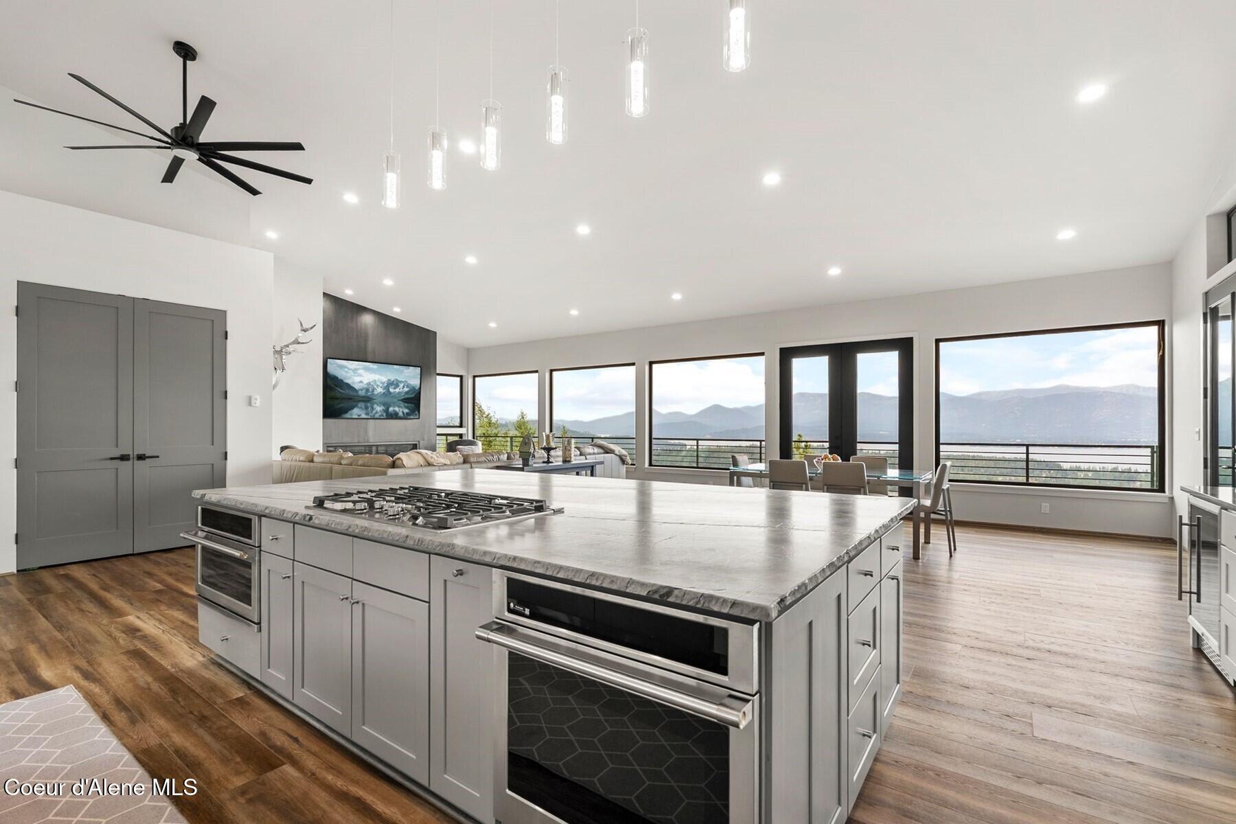 28 Eden View