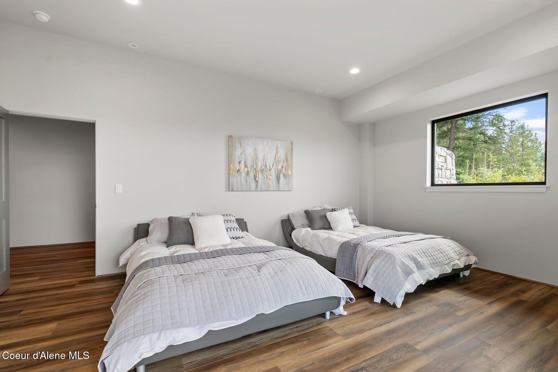 28 Eden View