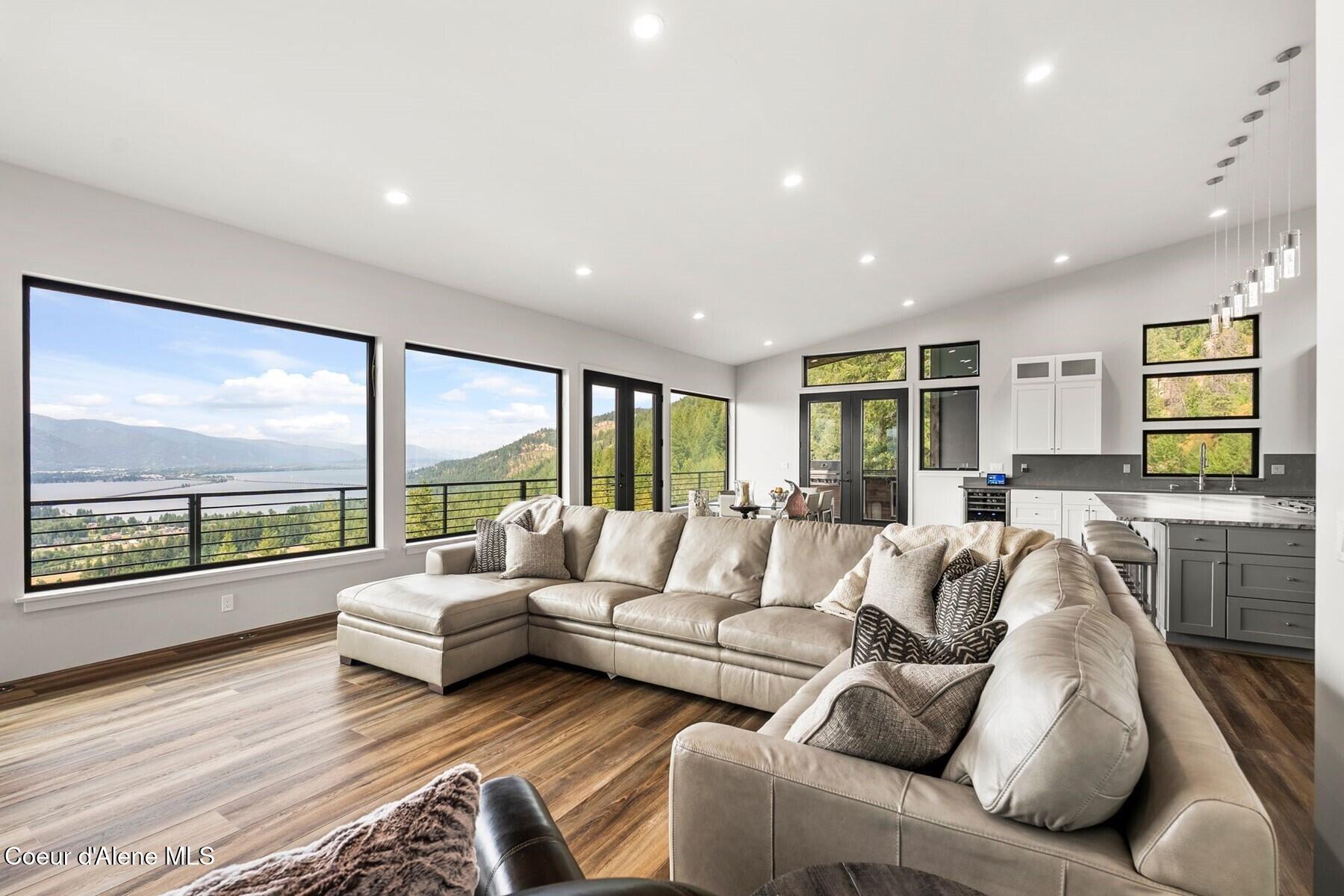 28 Eden View