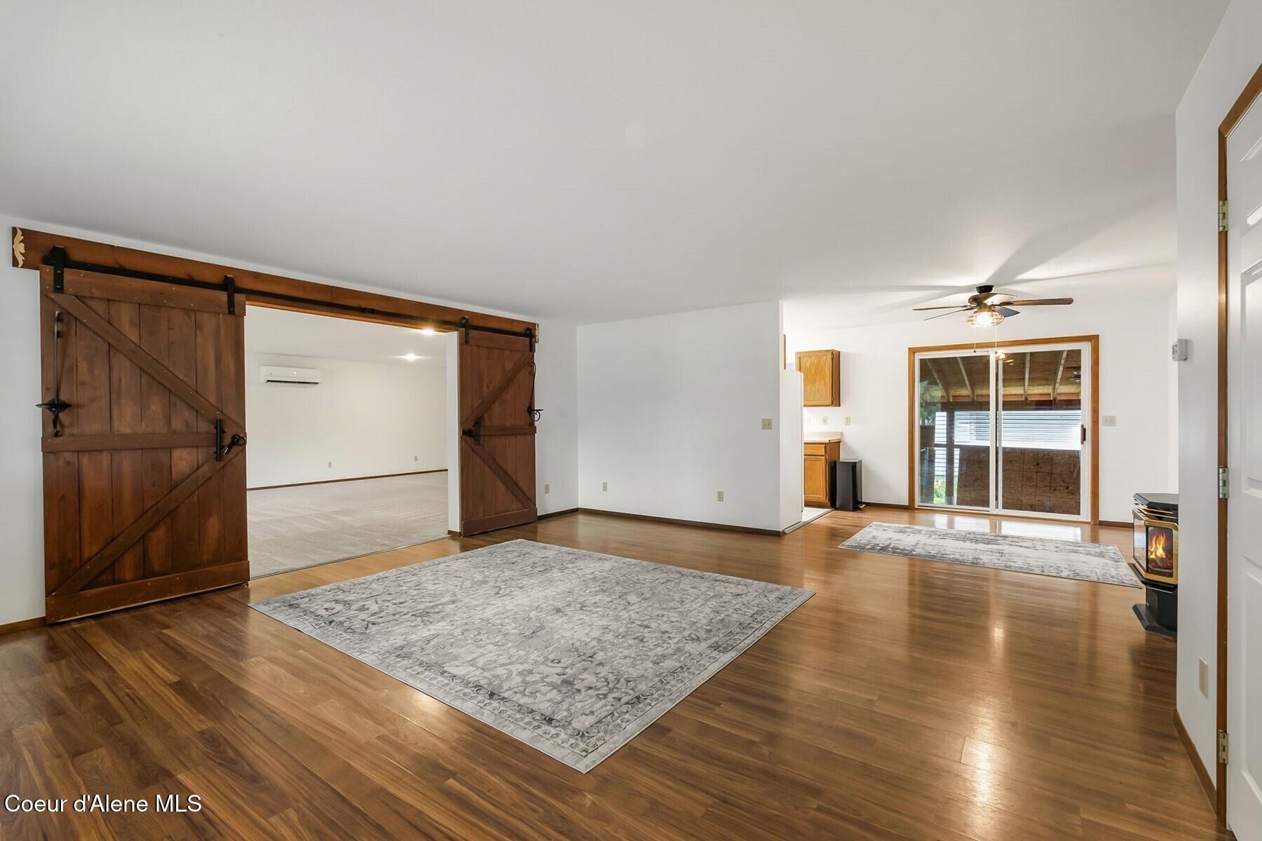 2704 N Boyer