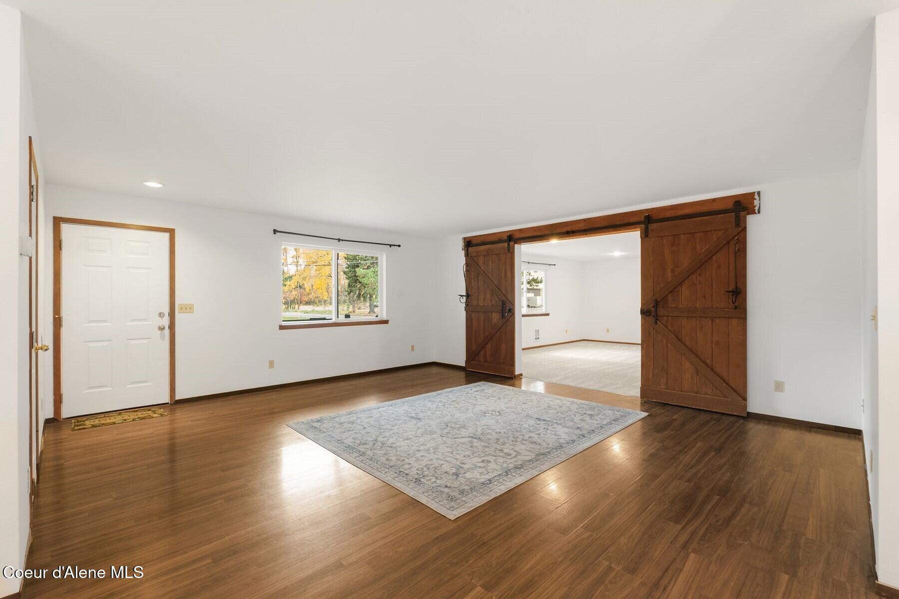 2704 N Boyer