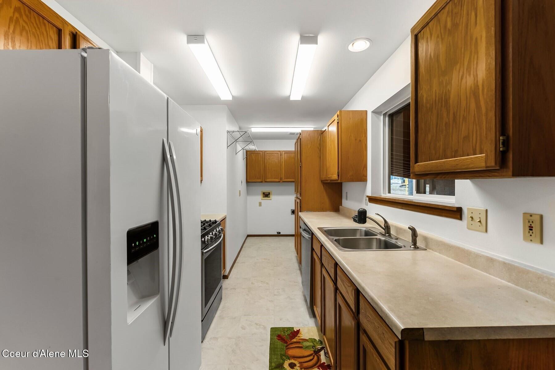 2704 N Boyer