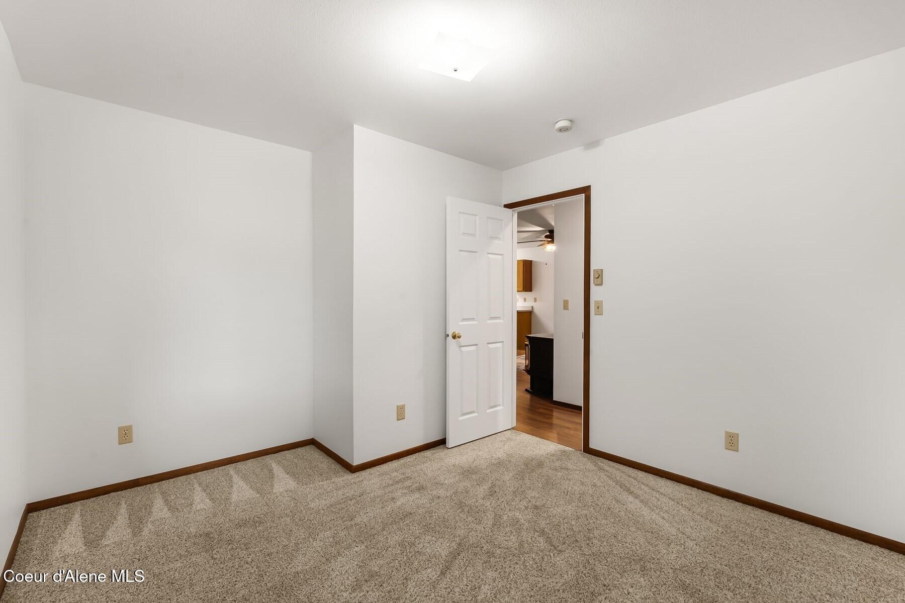 2704 N Boyer
