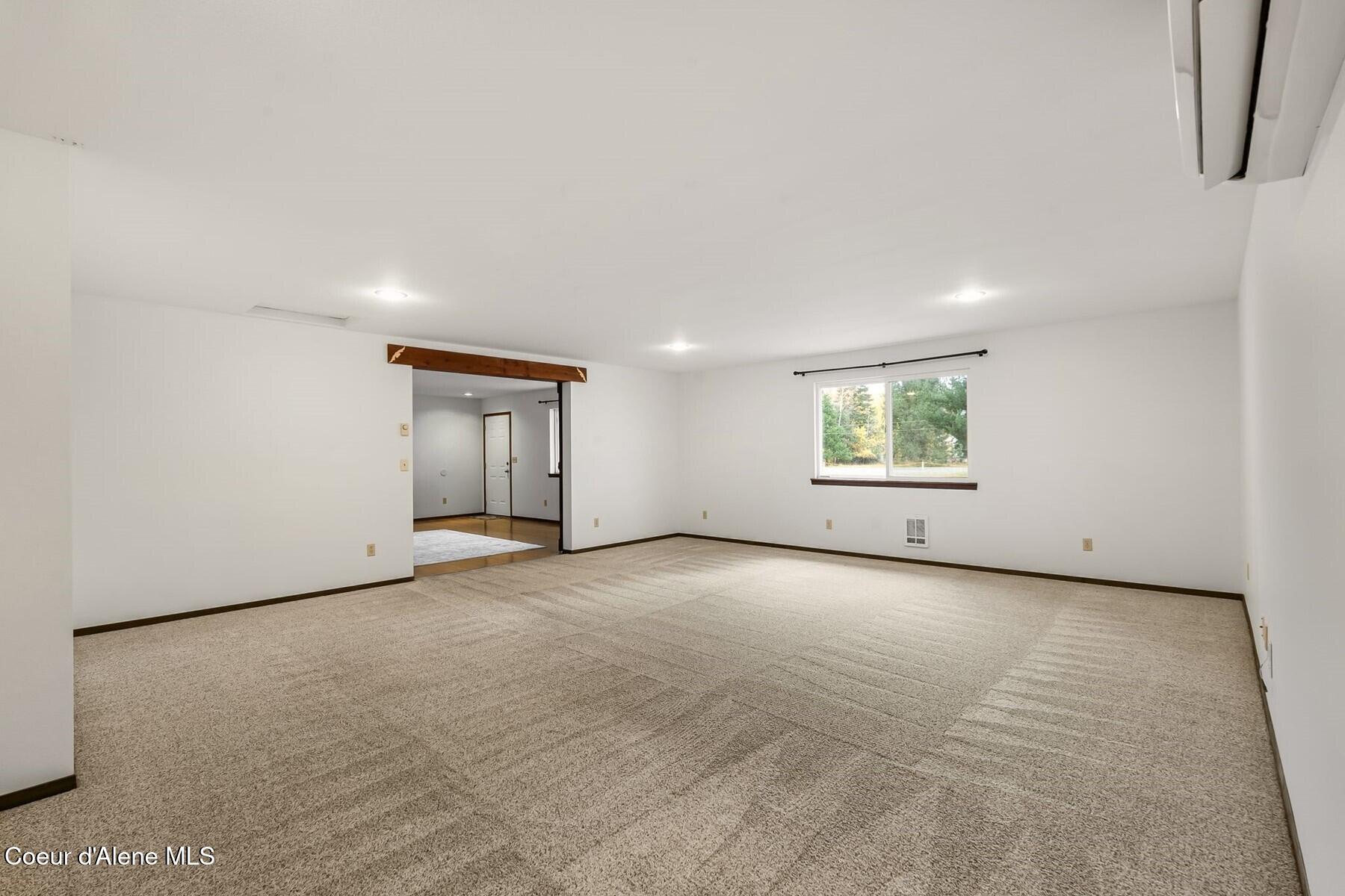 2704 N Boyer