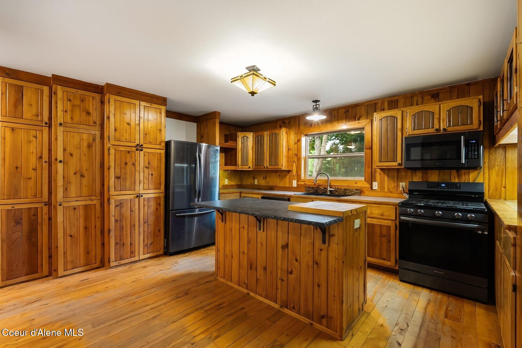 279 Tower Rd