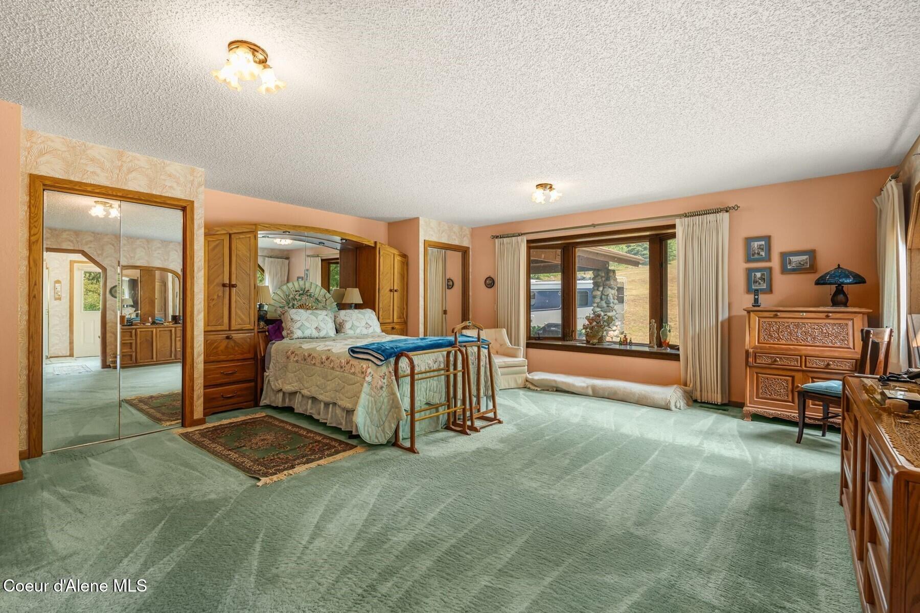887 Blue Lake Rd
