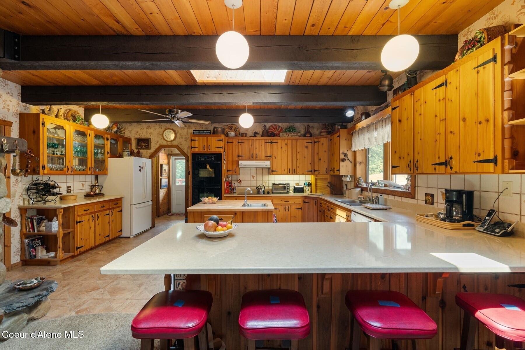 887 Blue Lake Rd