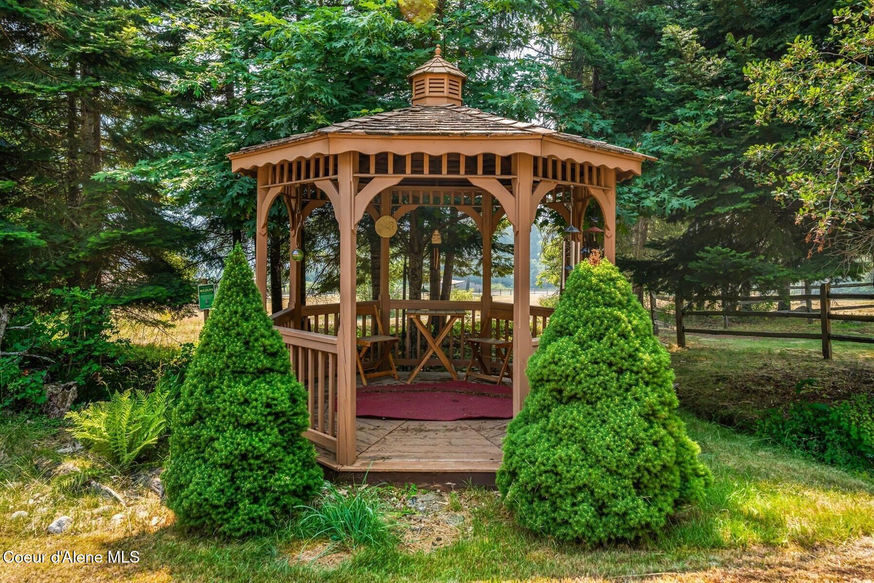 887 Blue Lake Rd