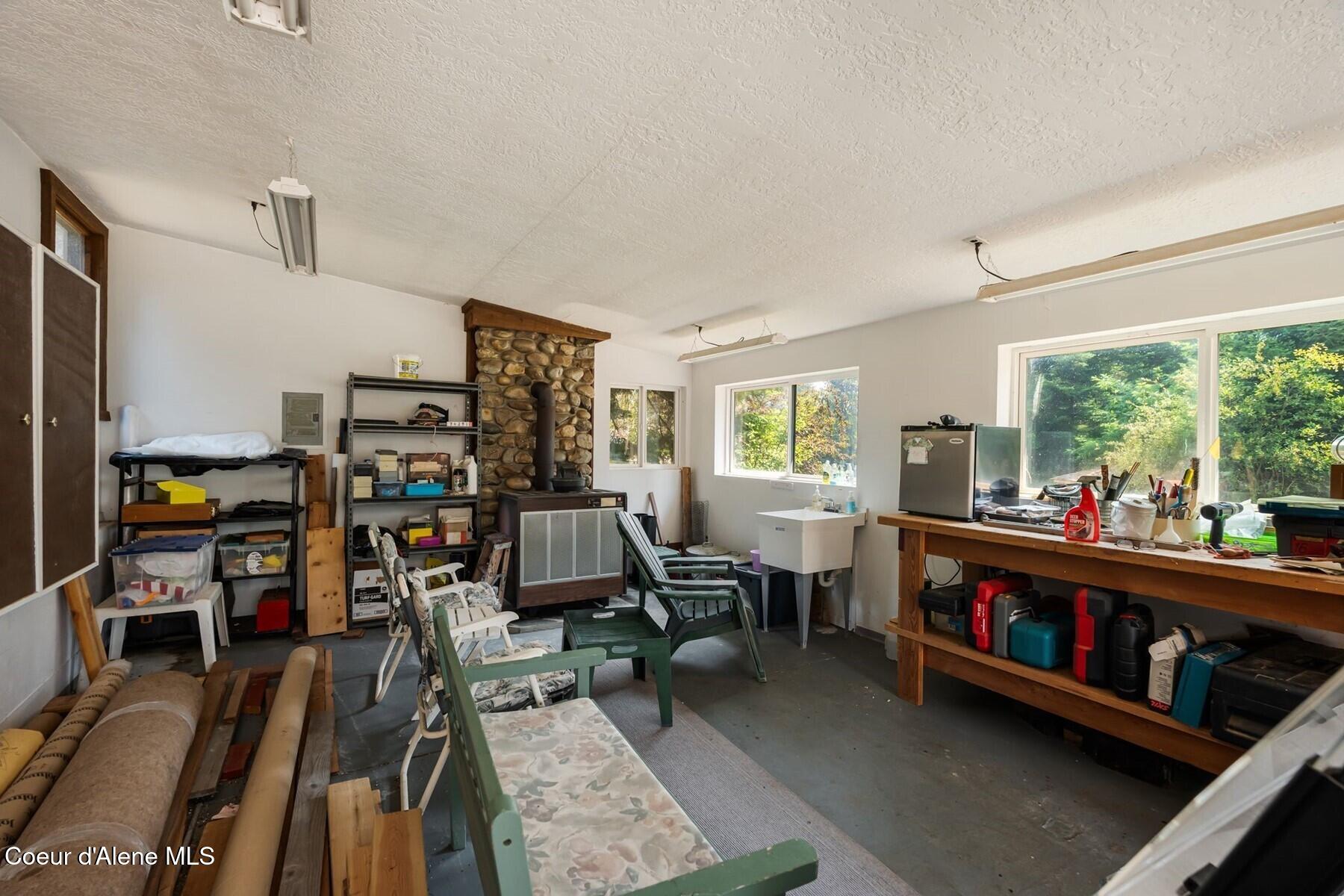 887 Blue Lake Rd