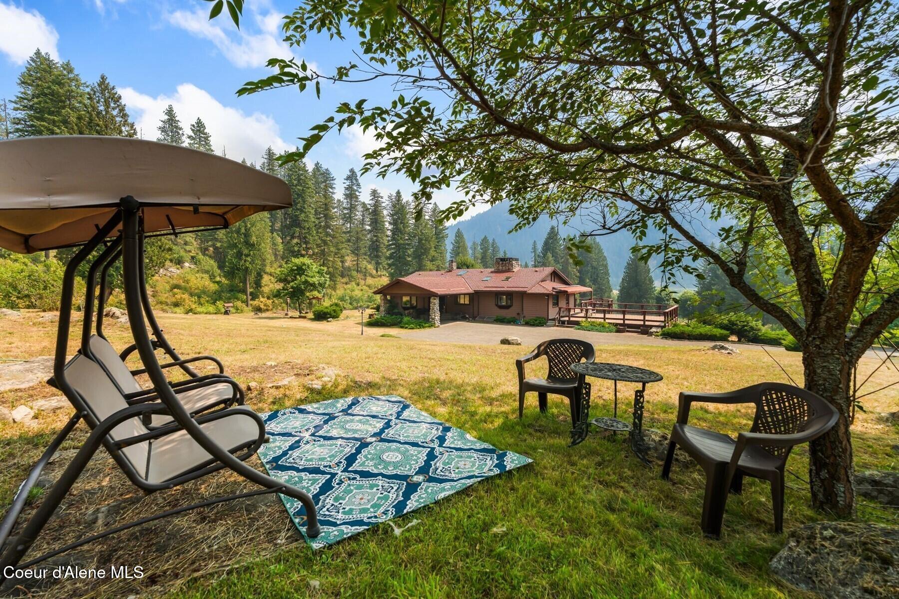 887 Blue Lake Rd