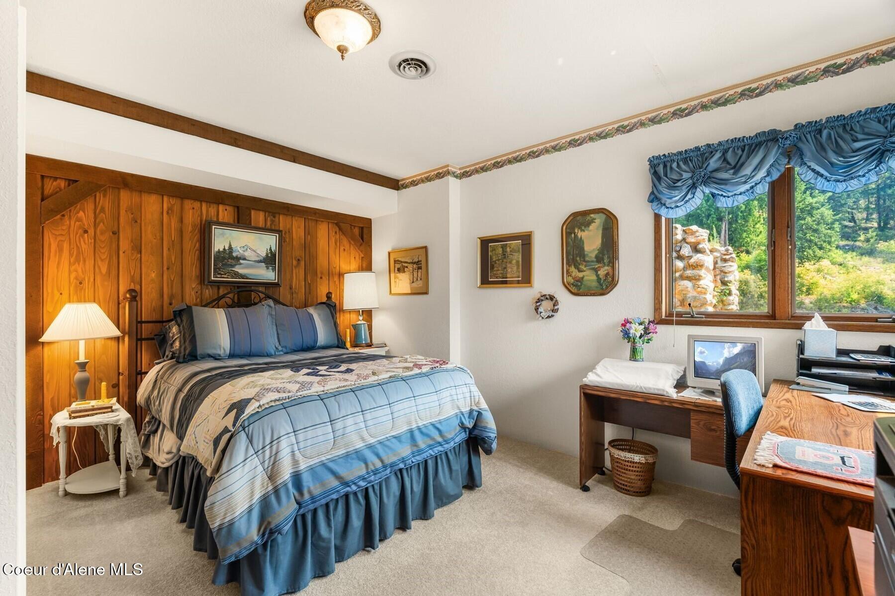 887 Blue Lake Rd