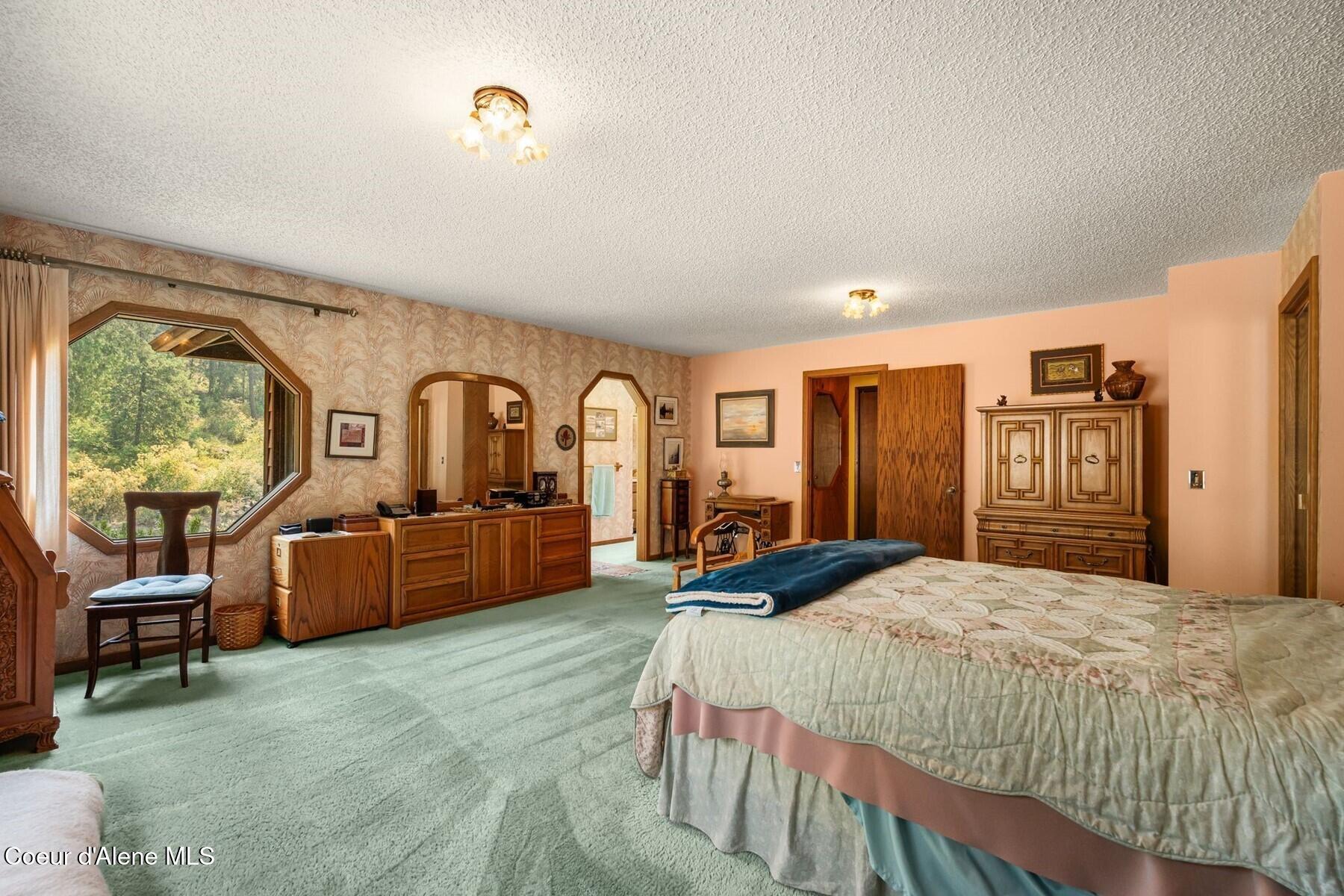 887 Blue Lake Rd