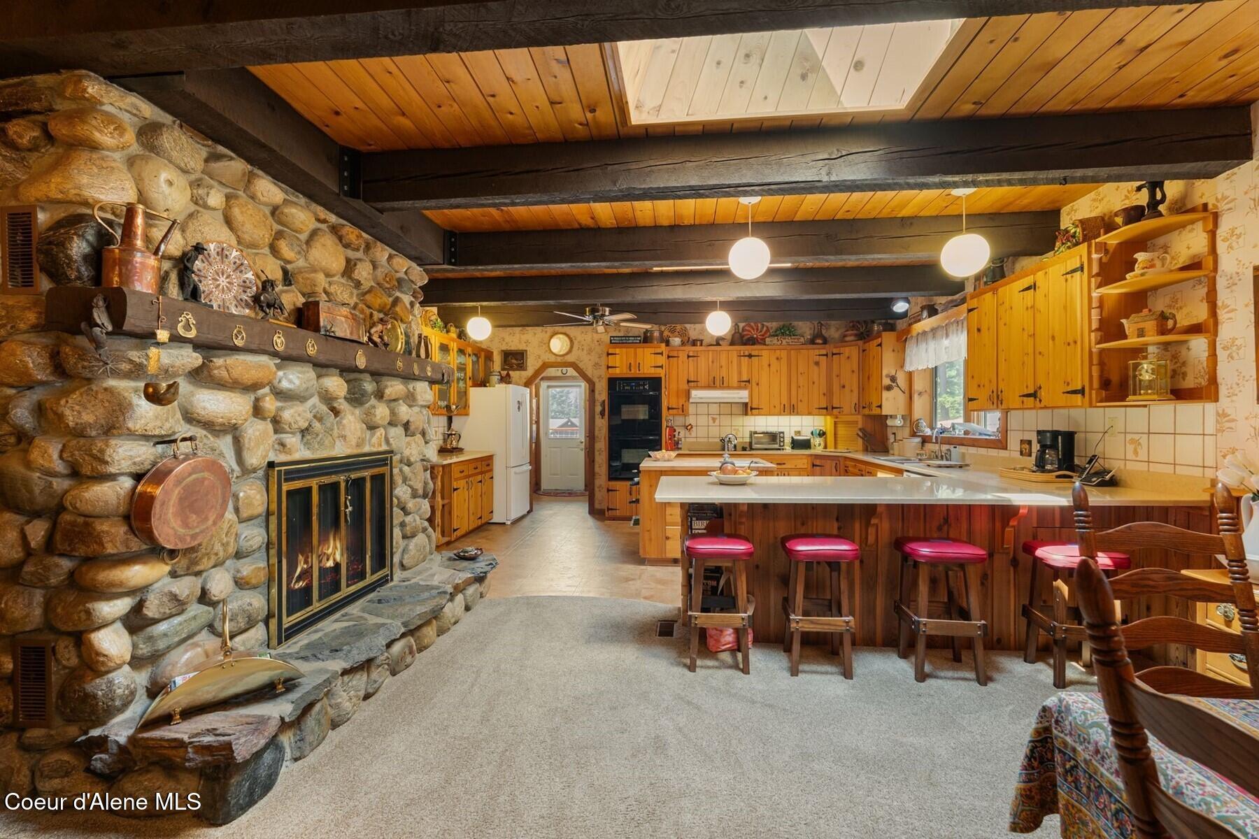 887 Blue Lake Rd