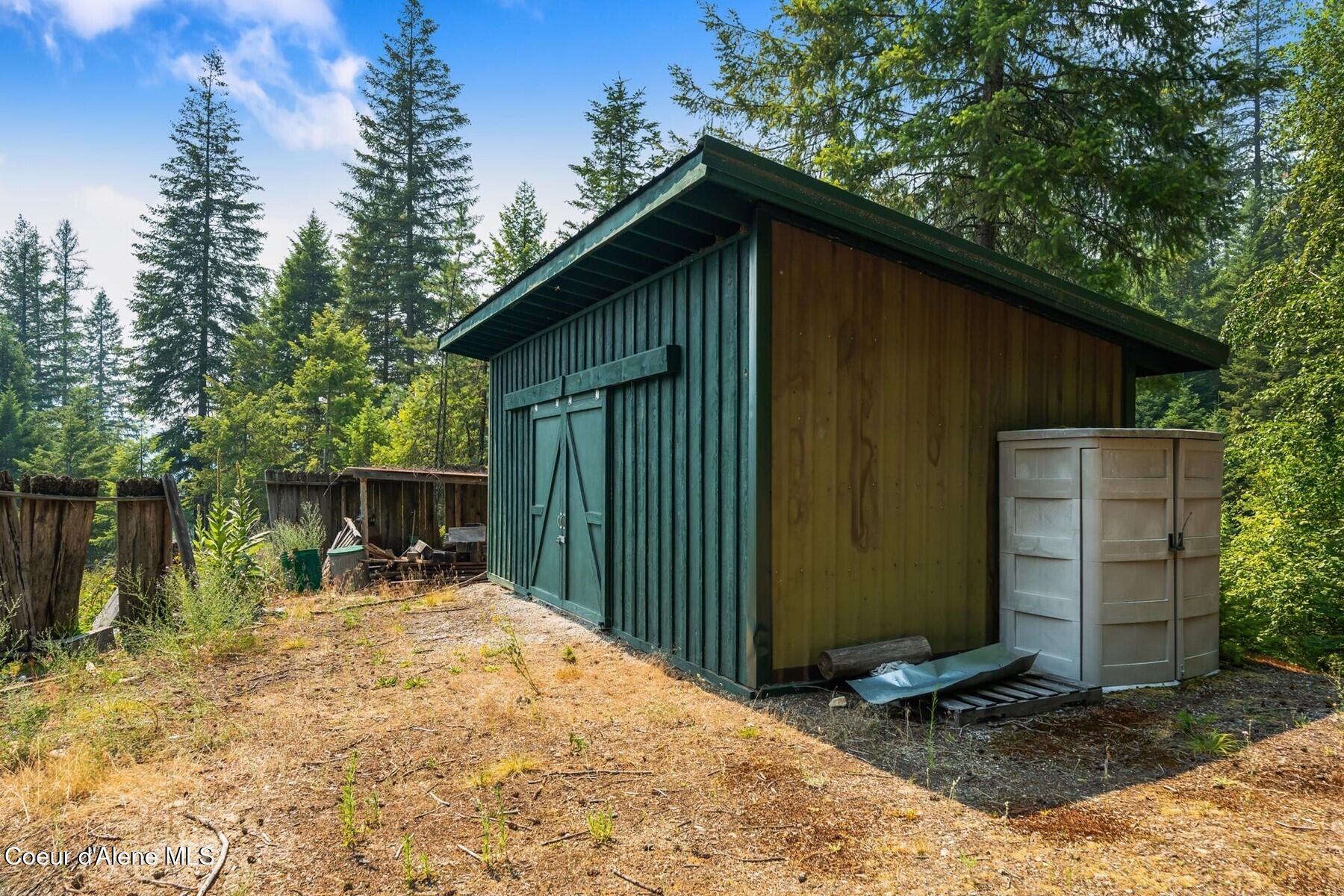 887 Blue Lake Rd