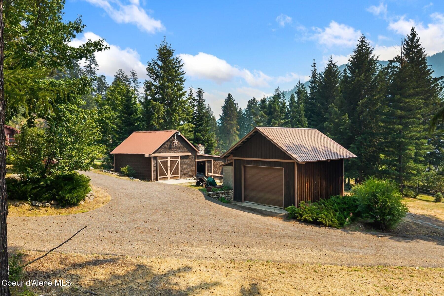 887 Blue Lake Rd
