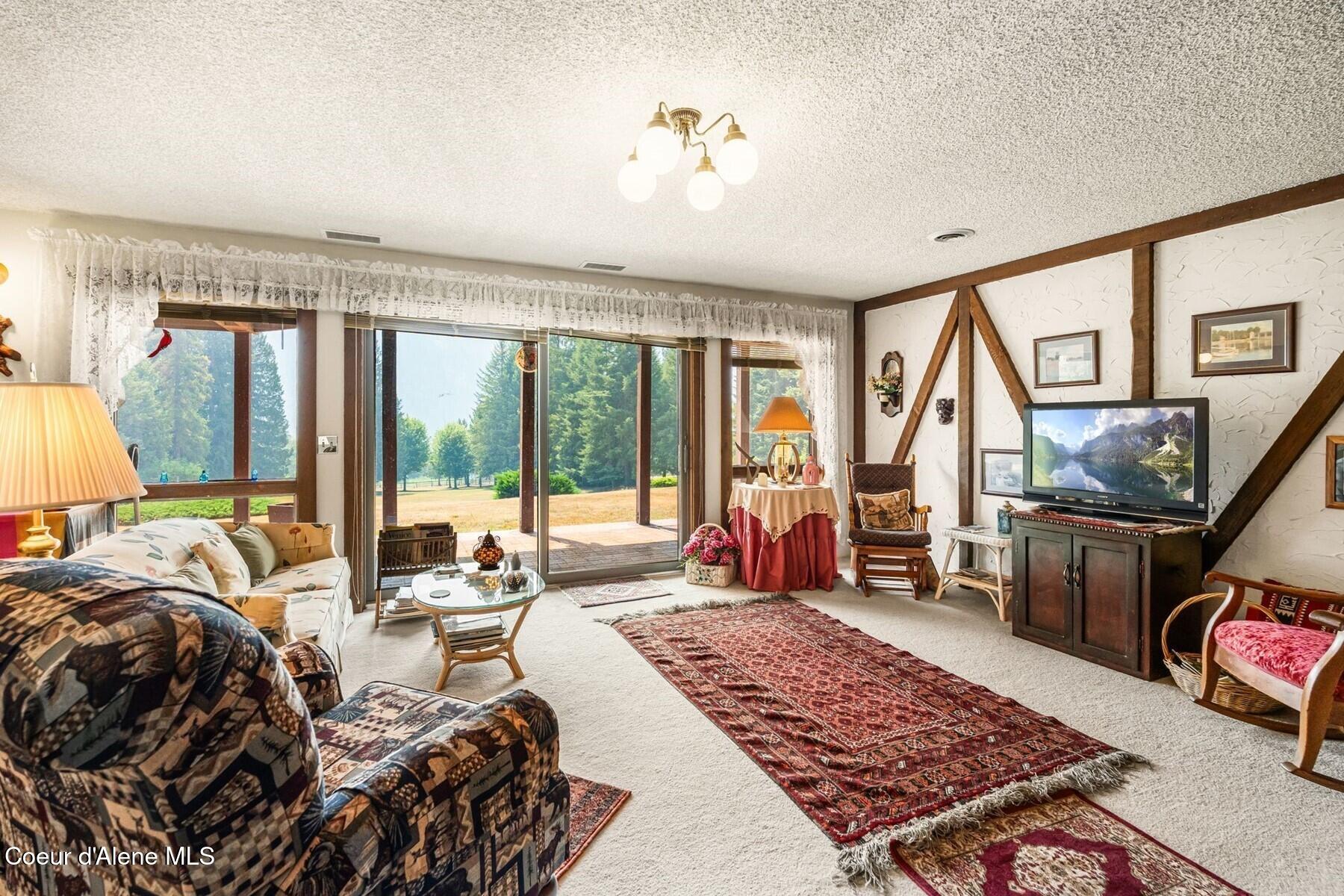 887 Blue Lake Rd