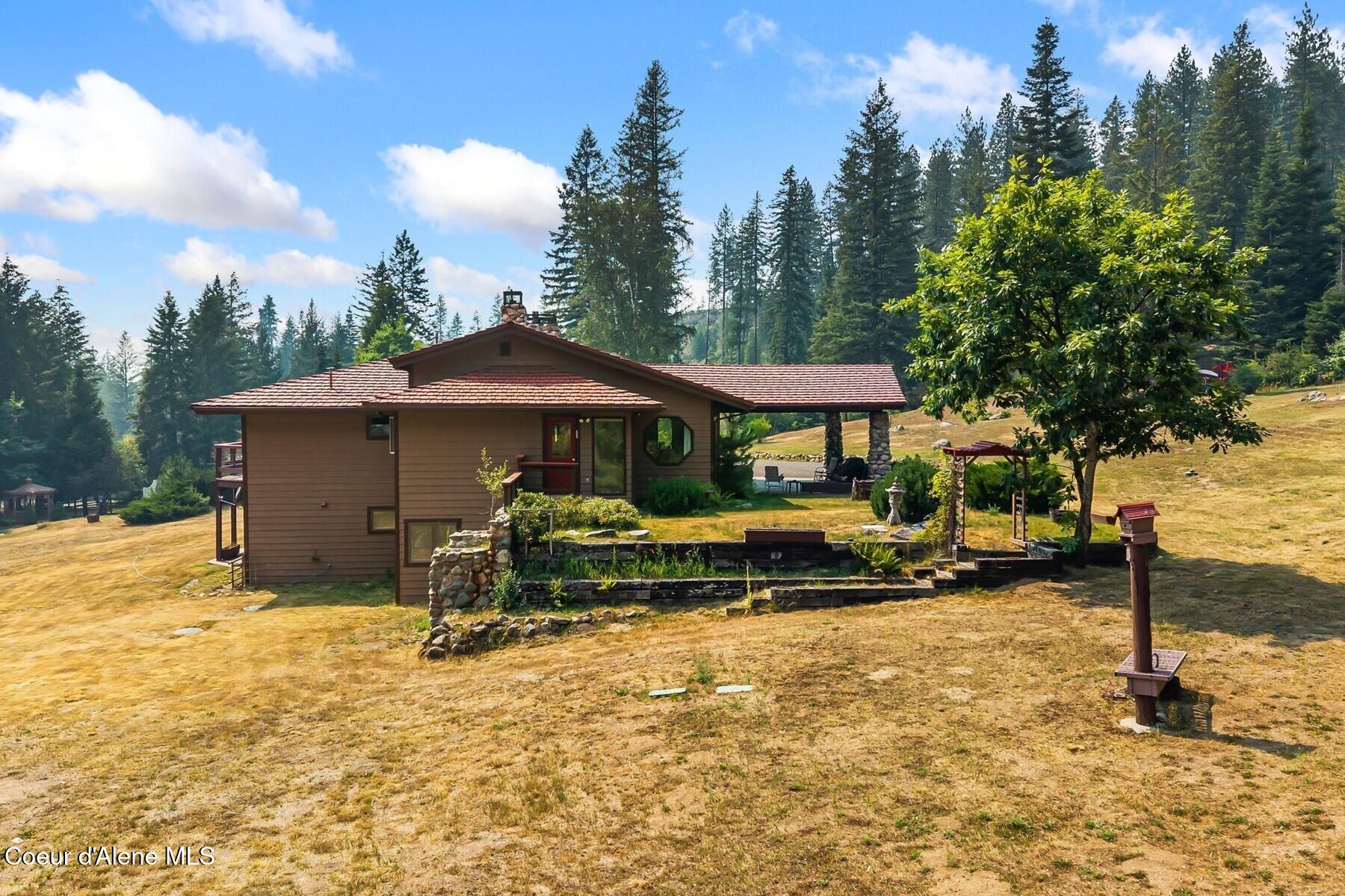 887 Blue Lake Rd