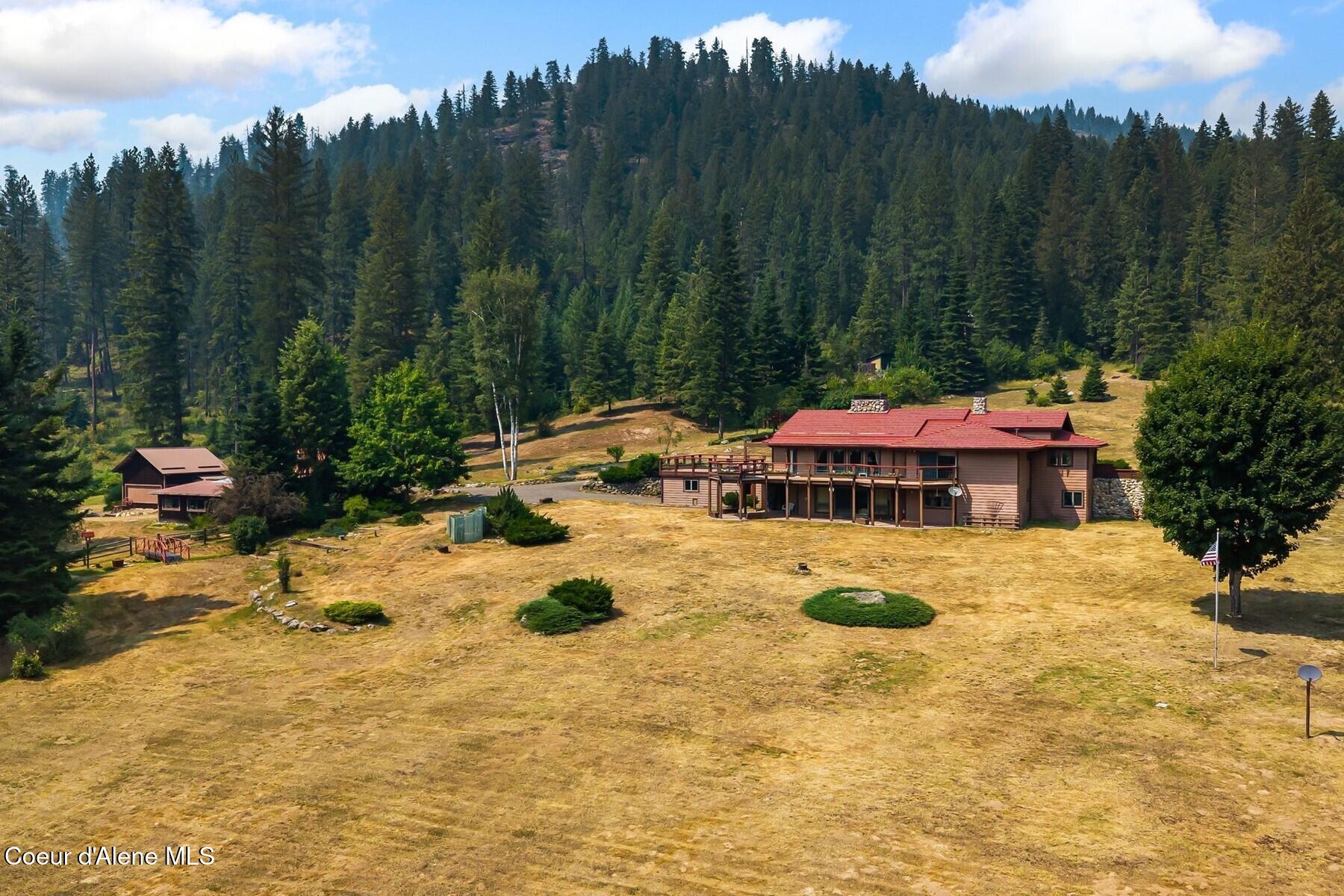 887 Blue Lake Rd
