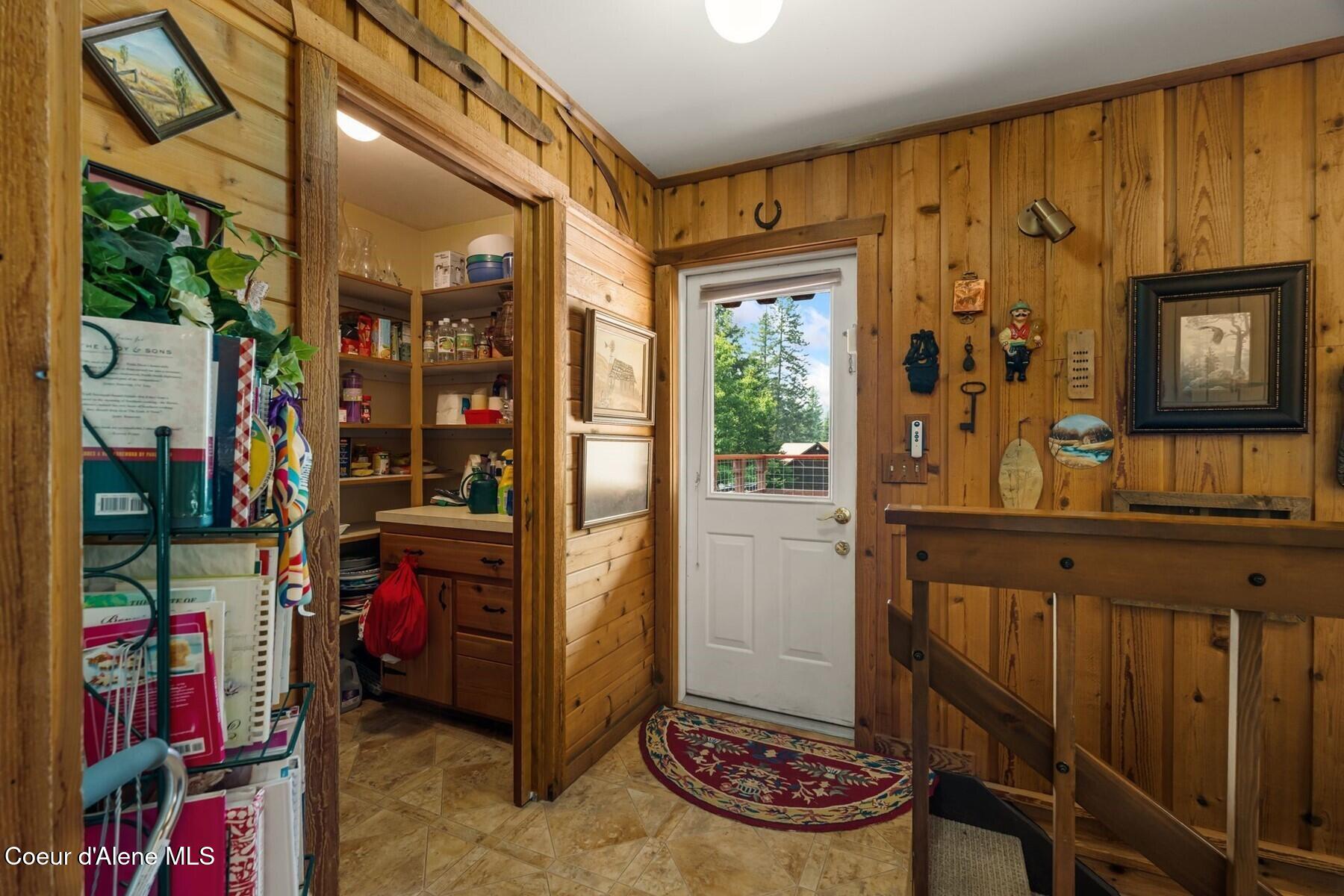 887 Blue Lake Rd