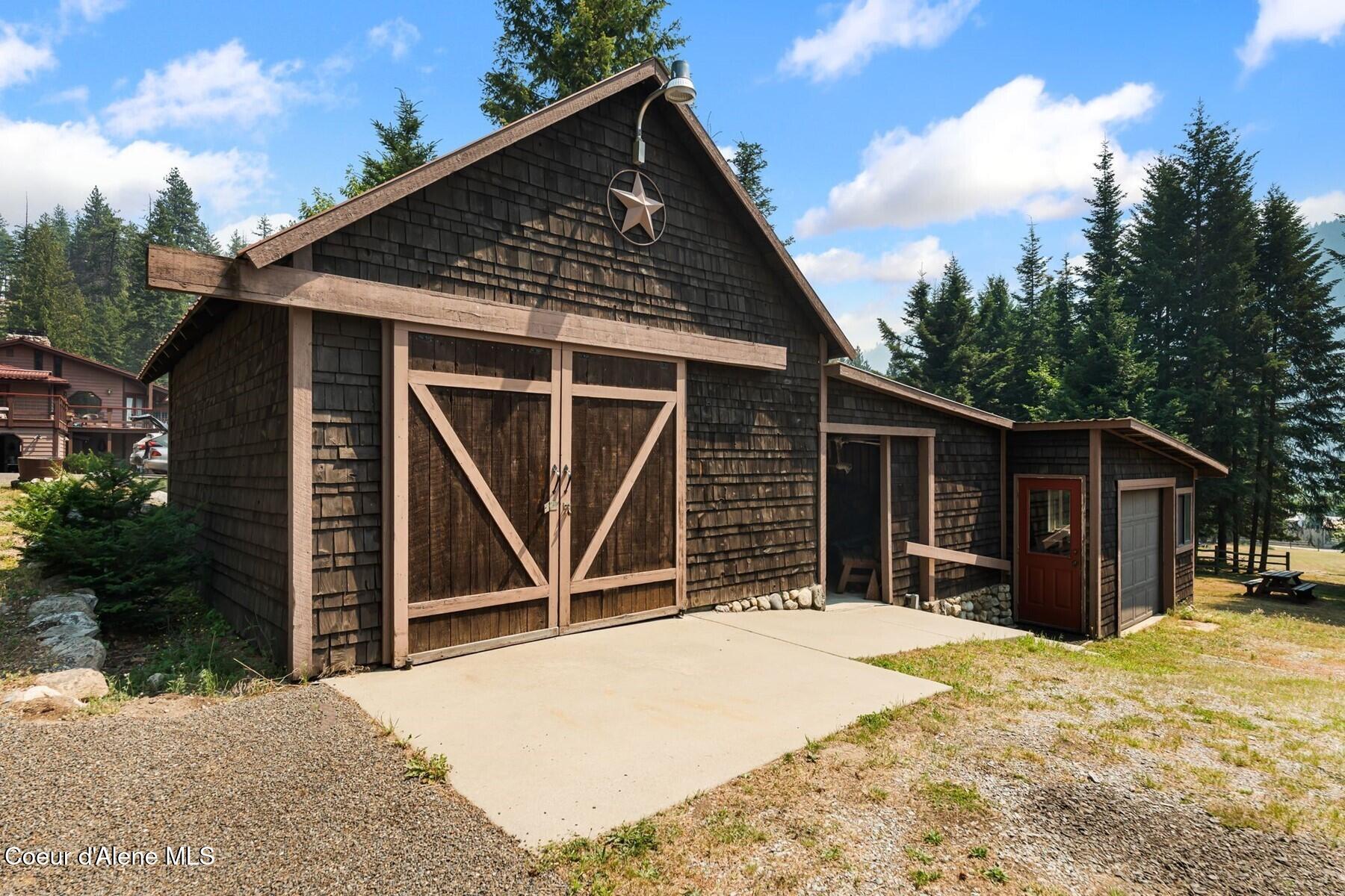 887 Blue Lake Rd