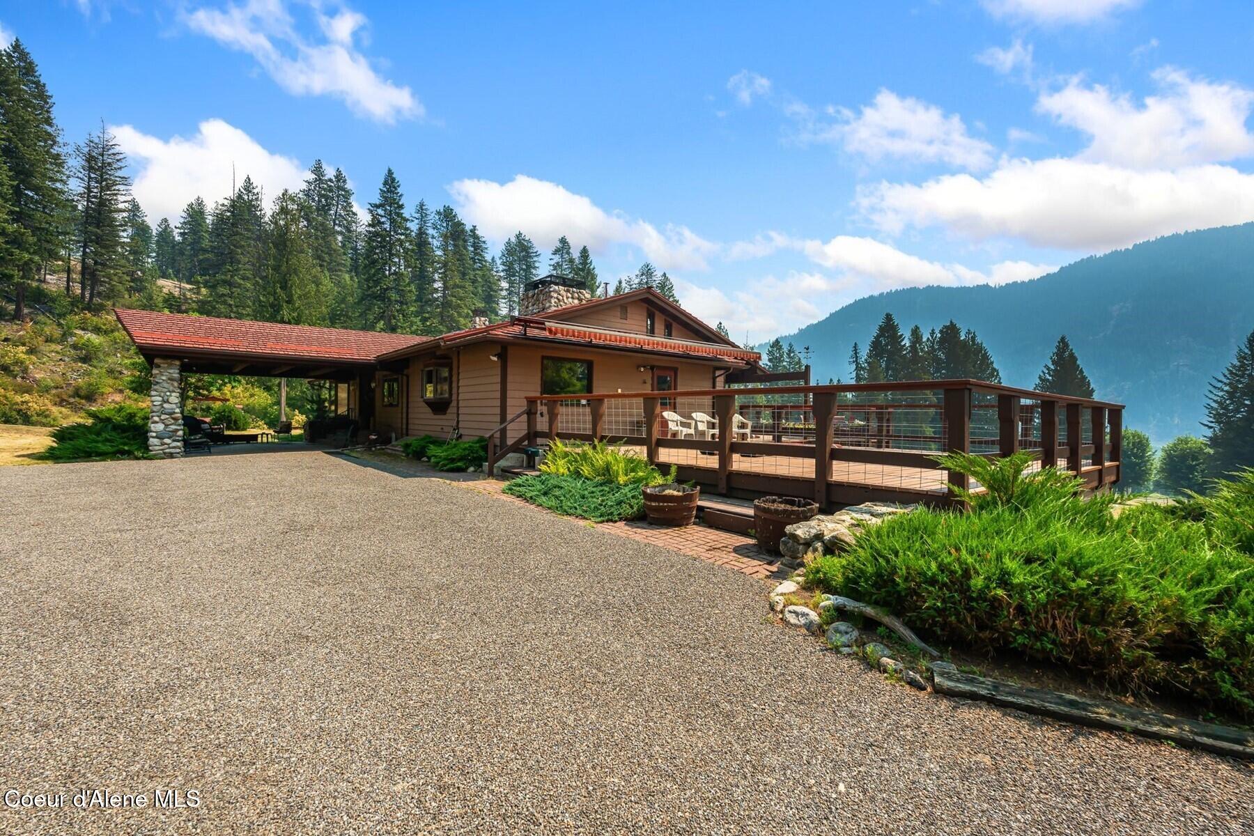 887 Blue Lake Rd