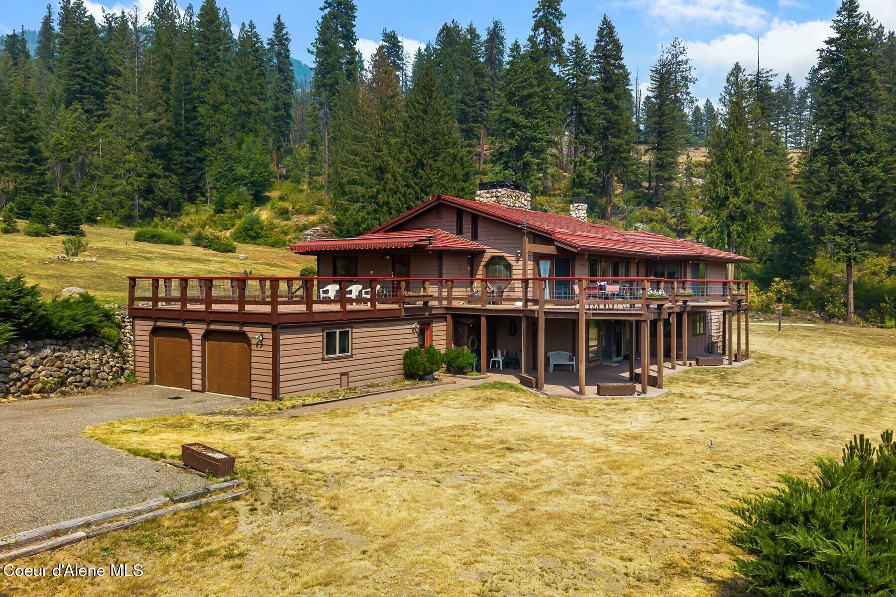 887 Blue Lake Rd
