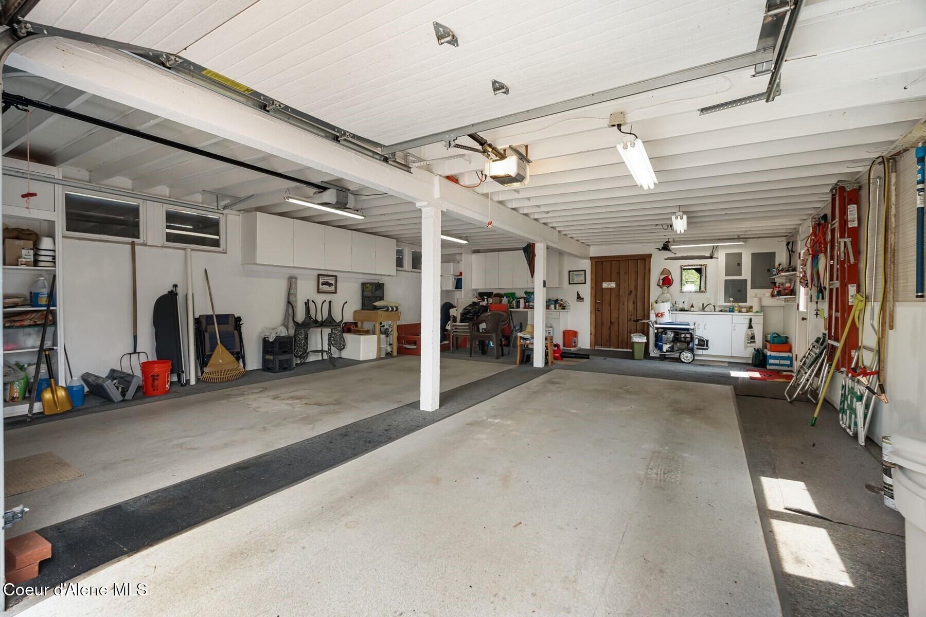 887 Blue Lake Rd