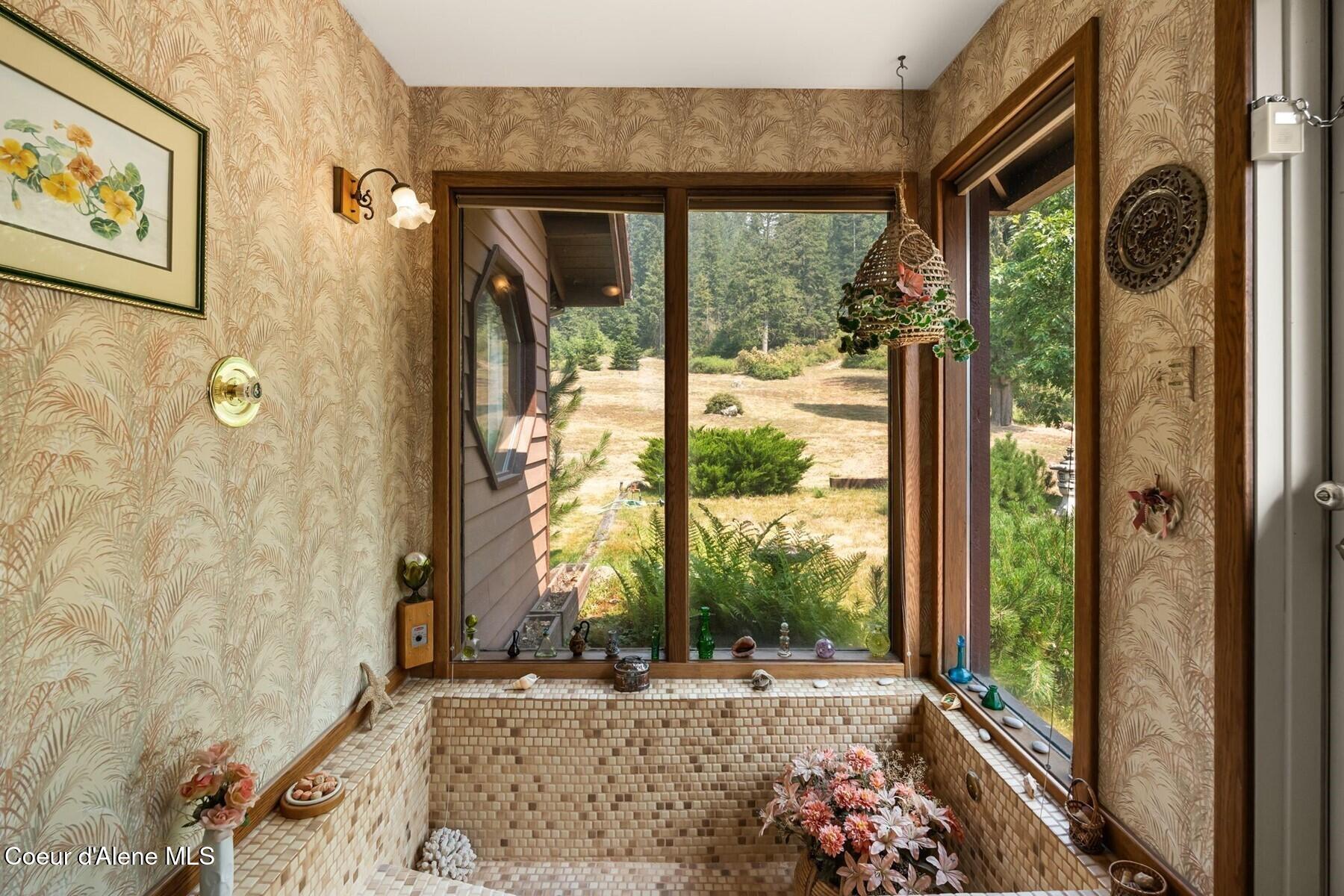887 Blue Lake Rd