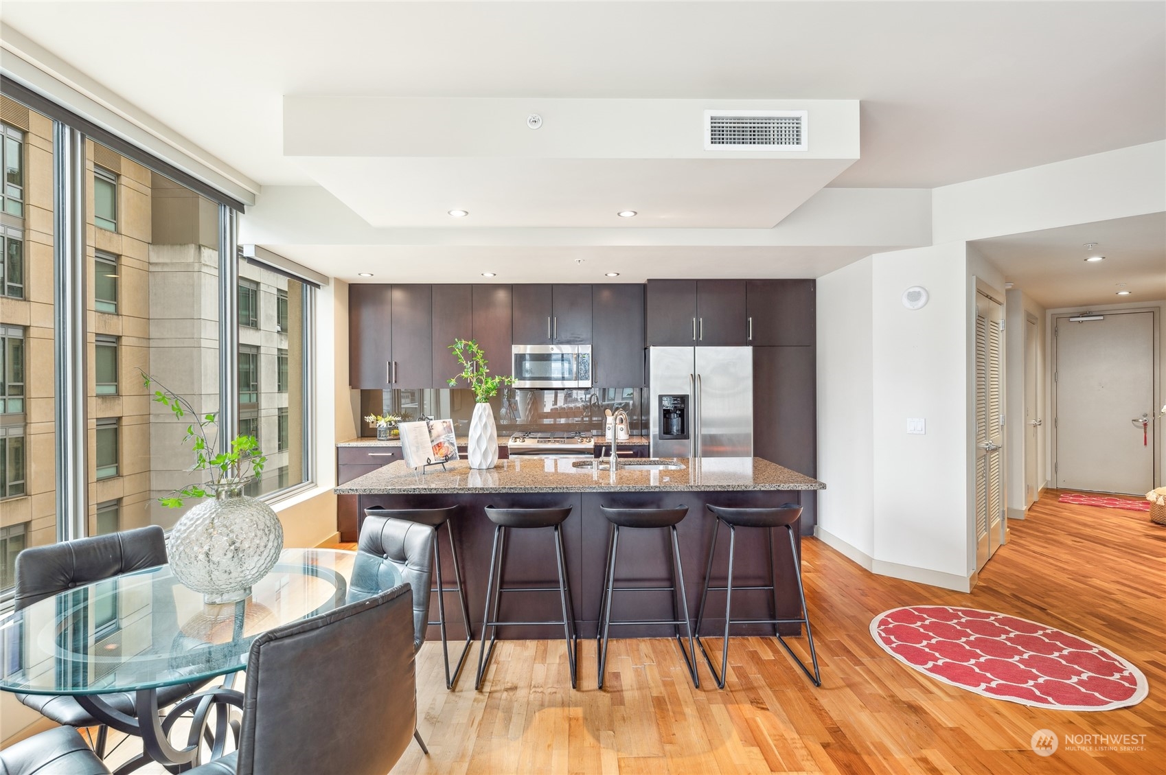 910 Lenora Street Unit: S907