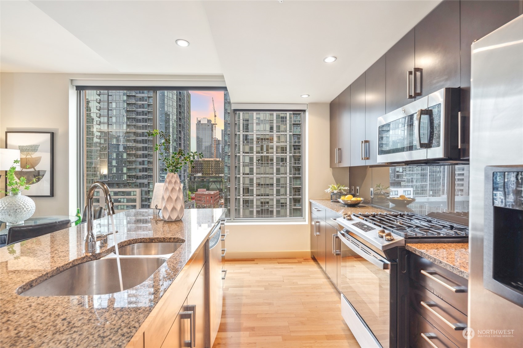 910 Lenora Street Unit: S907
