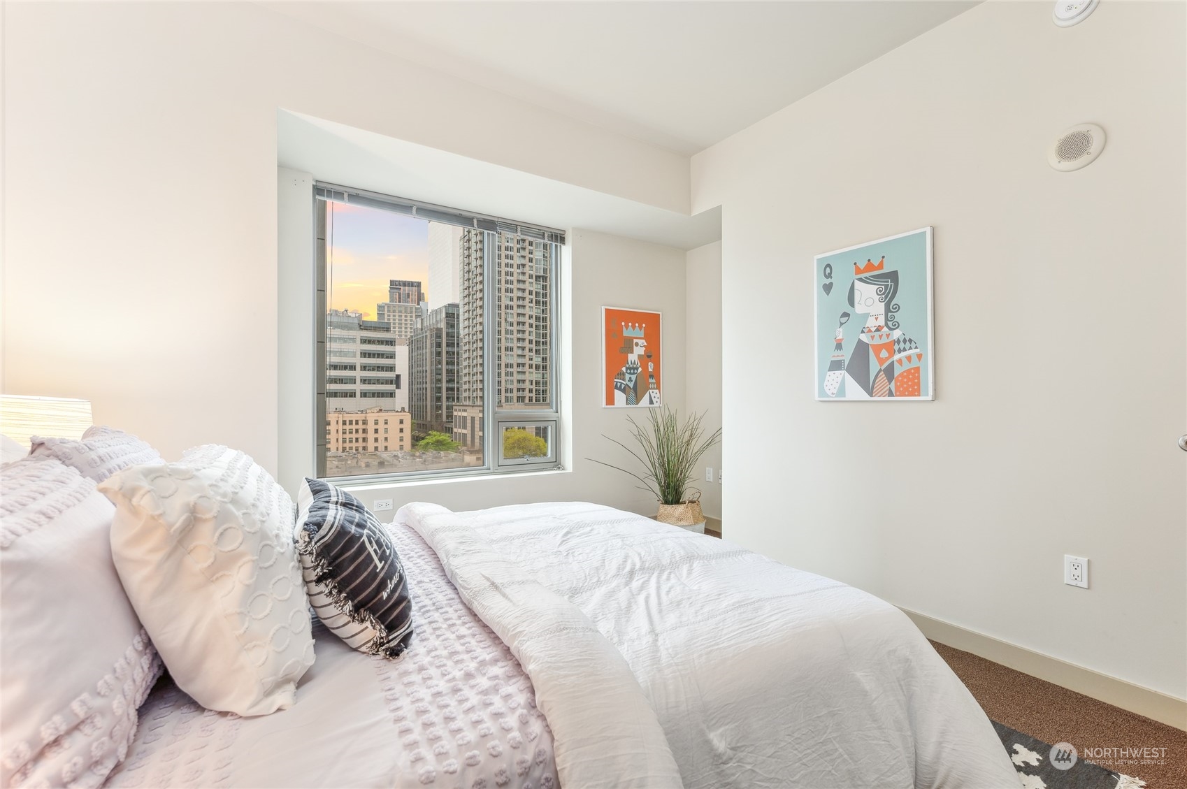 910 Lenora Street Unit: S907