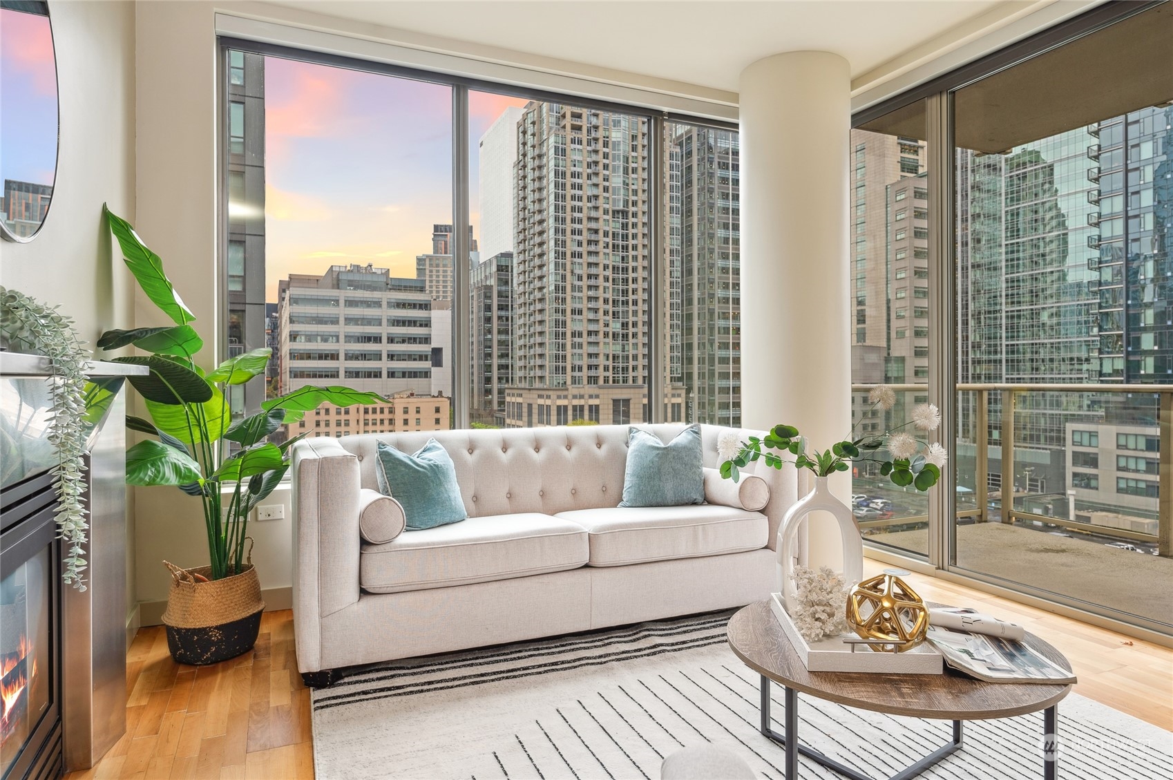910 Lenora Street Unit: S907