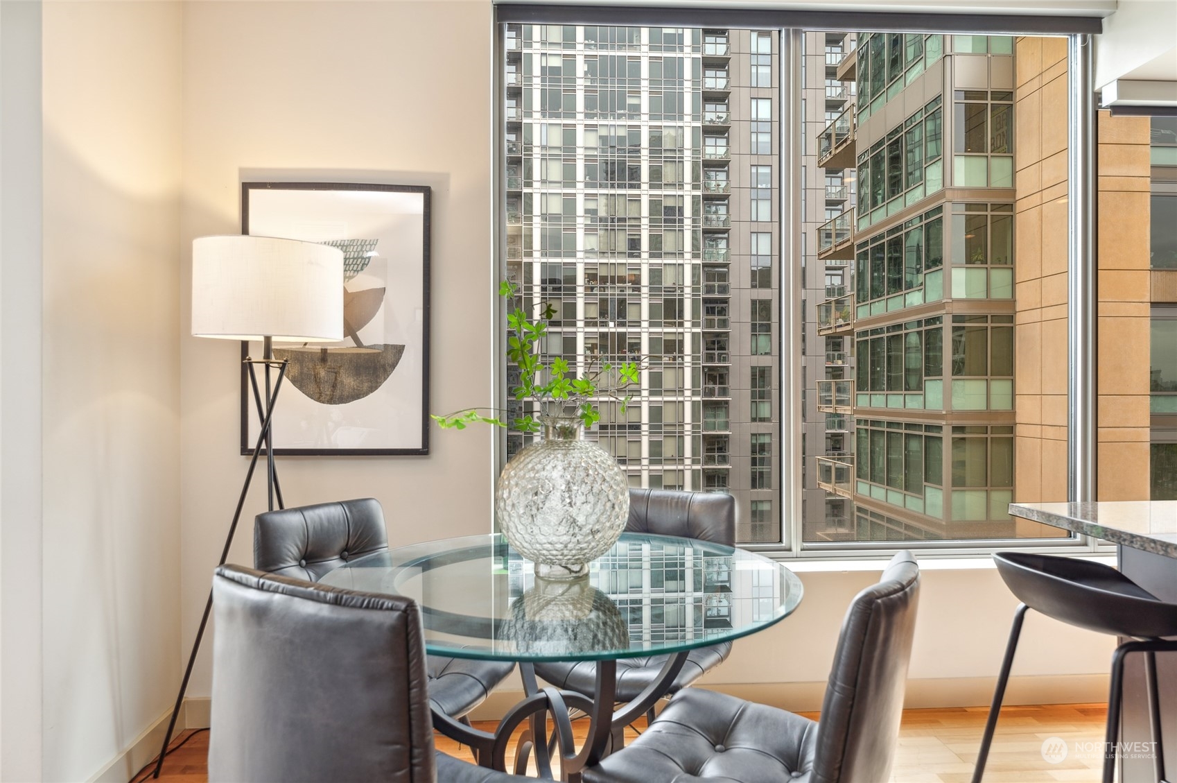 910 Lenora Street Unit: S907
