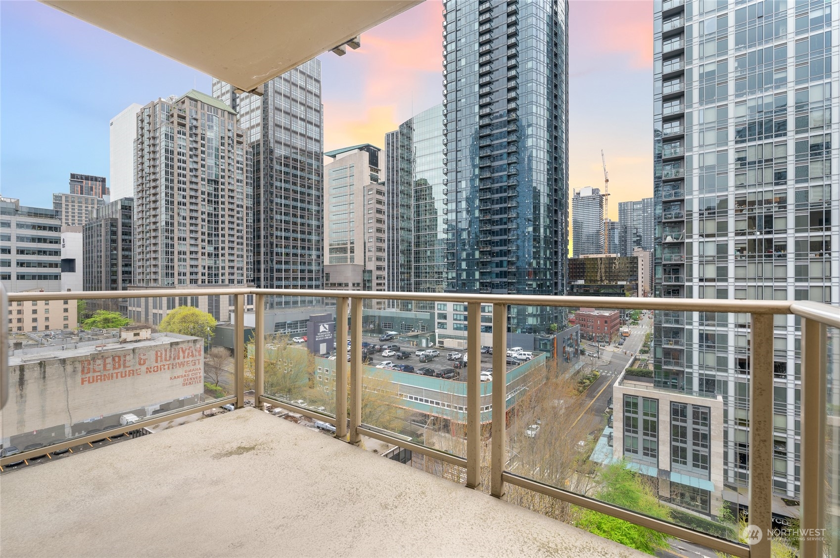 910 Lenora Street Unit: S907