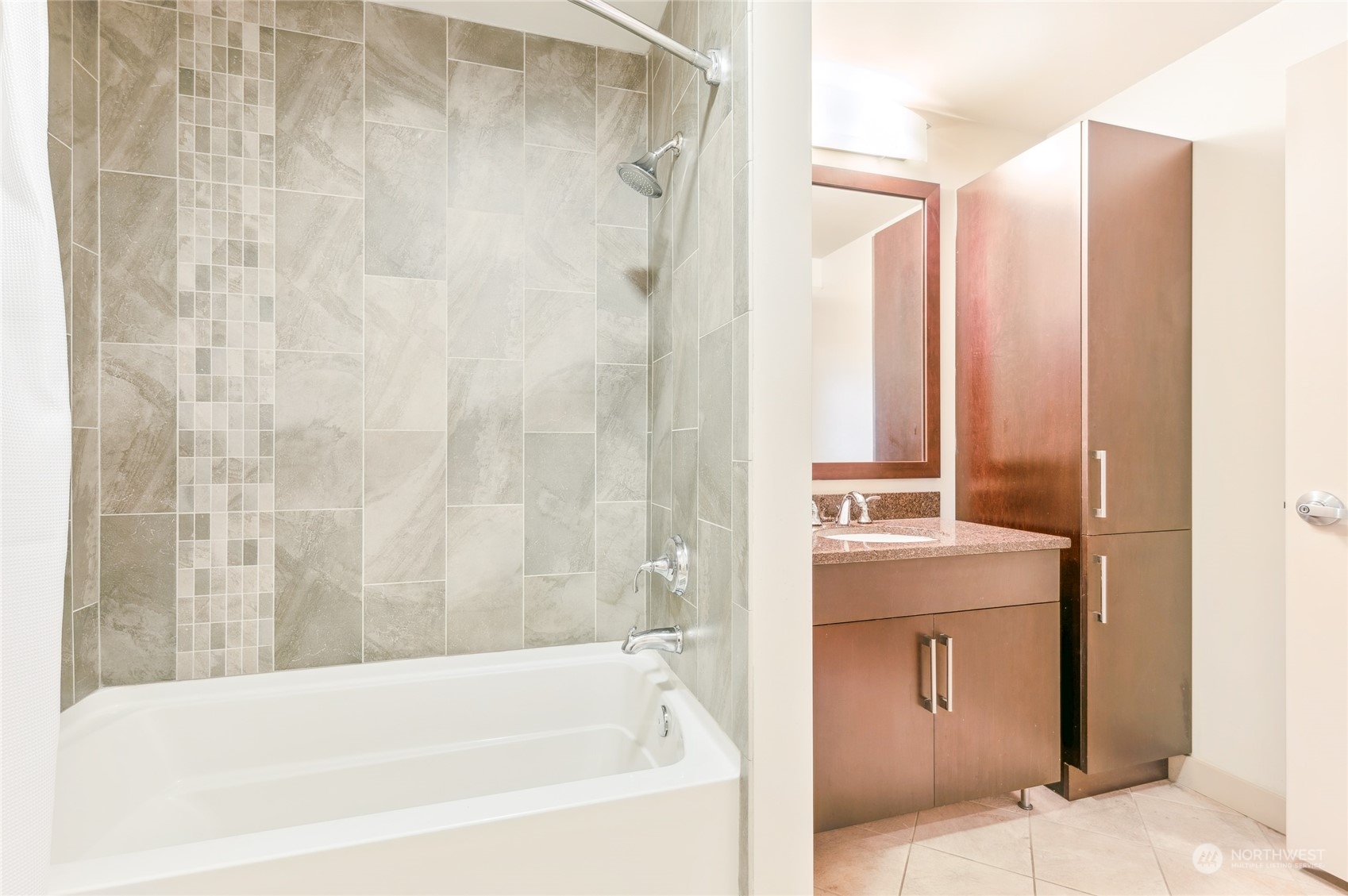 910 Lenora Street Unit: S907