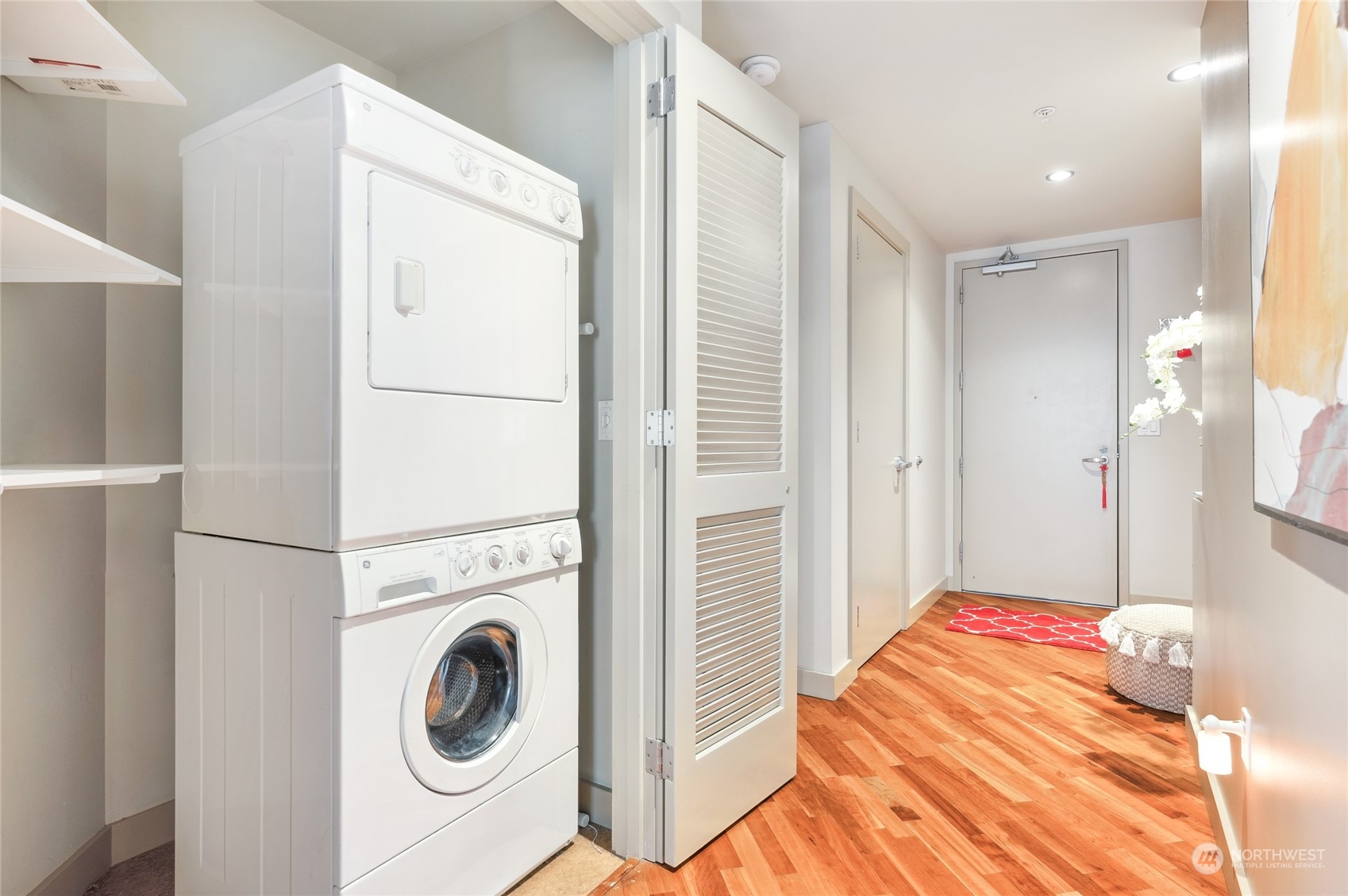 910 Lenora Street Unit: S907