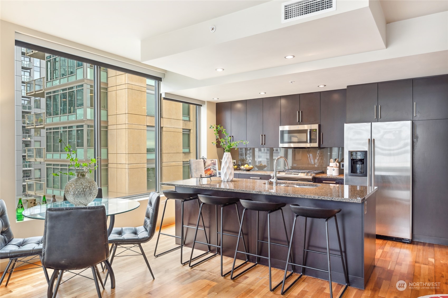910 Lenora Street Unit: S907